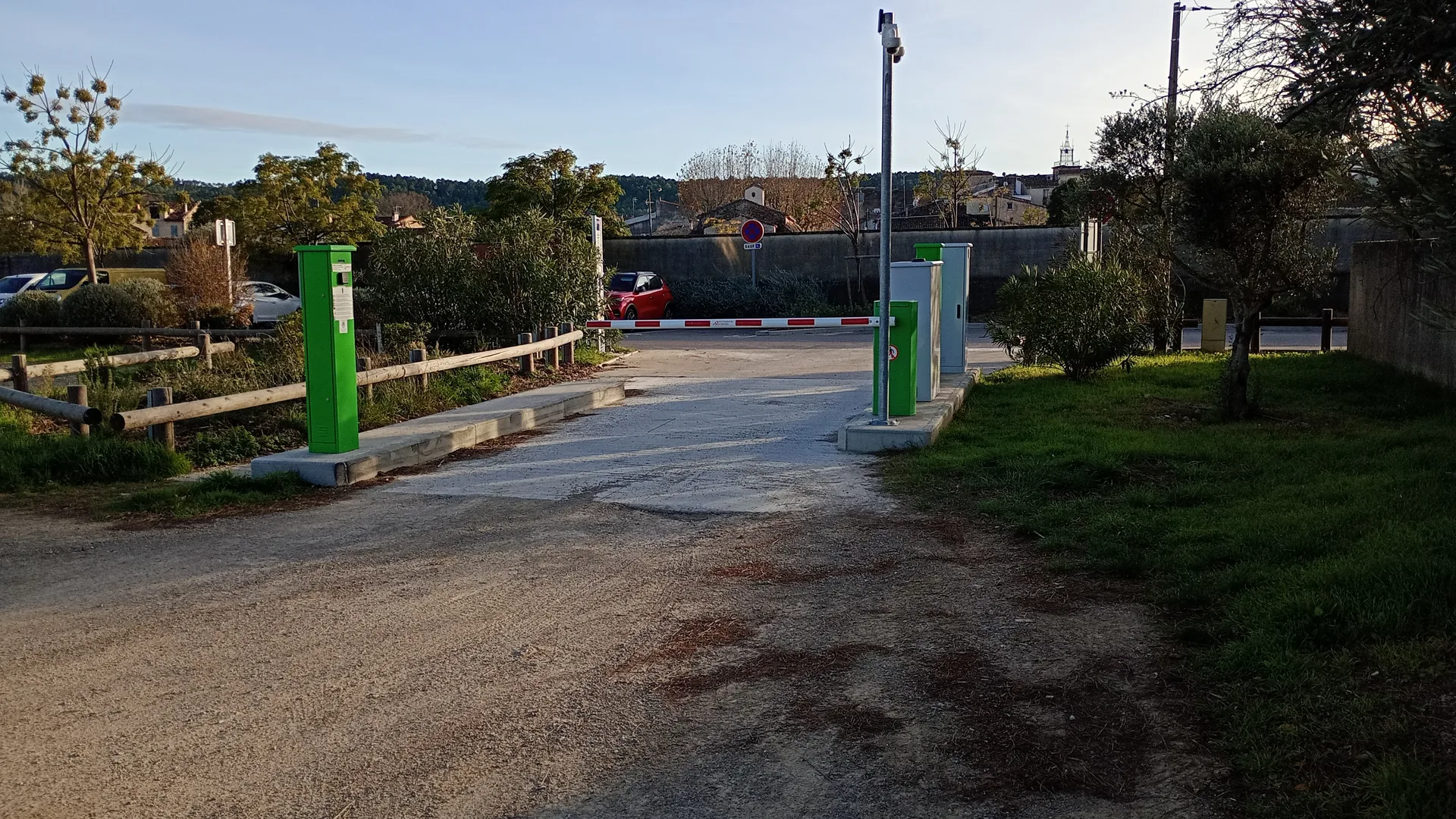 Lac de Carnier à Le Val — À 2,6 km du lac