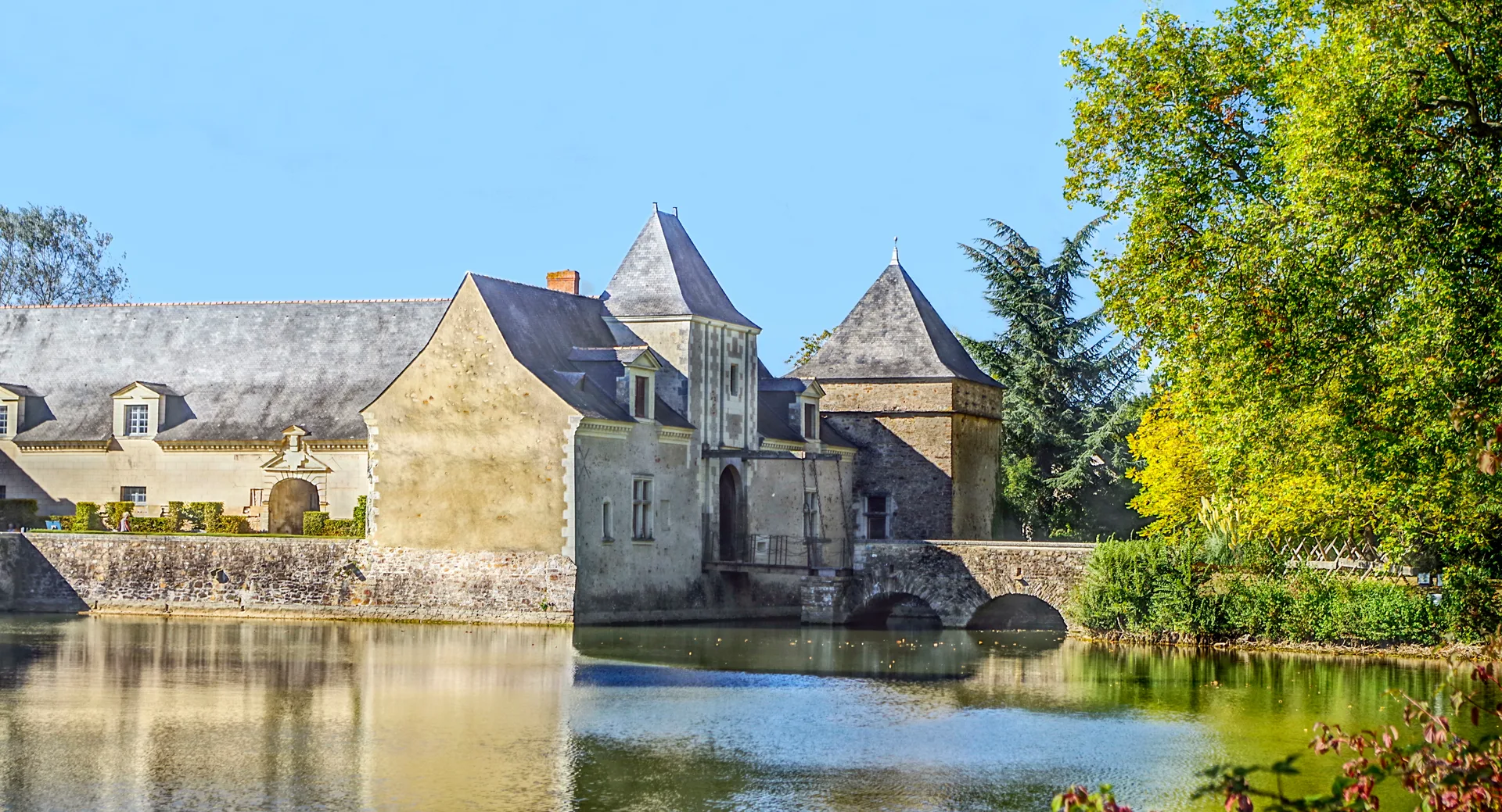 Lac de Carpatrophy à Cheffes — À 2,7 km du lac
