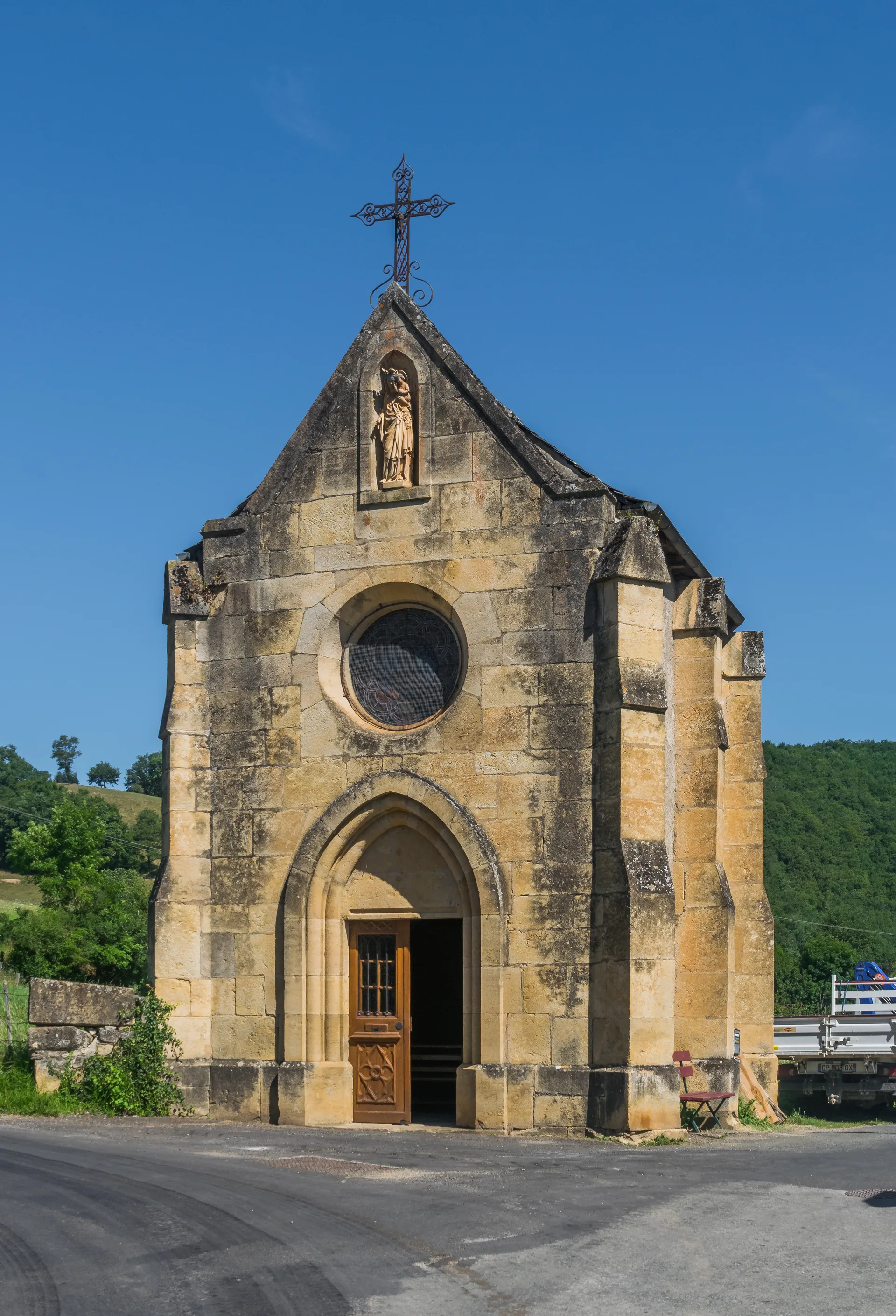 Lac de Castelnau Lassouts à Sainte-Eulalie-d'Olt — À 1,9 km du lac