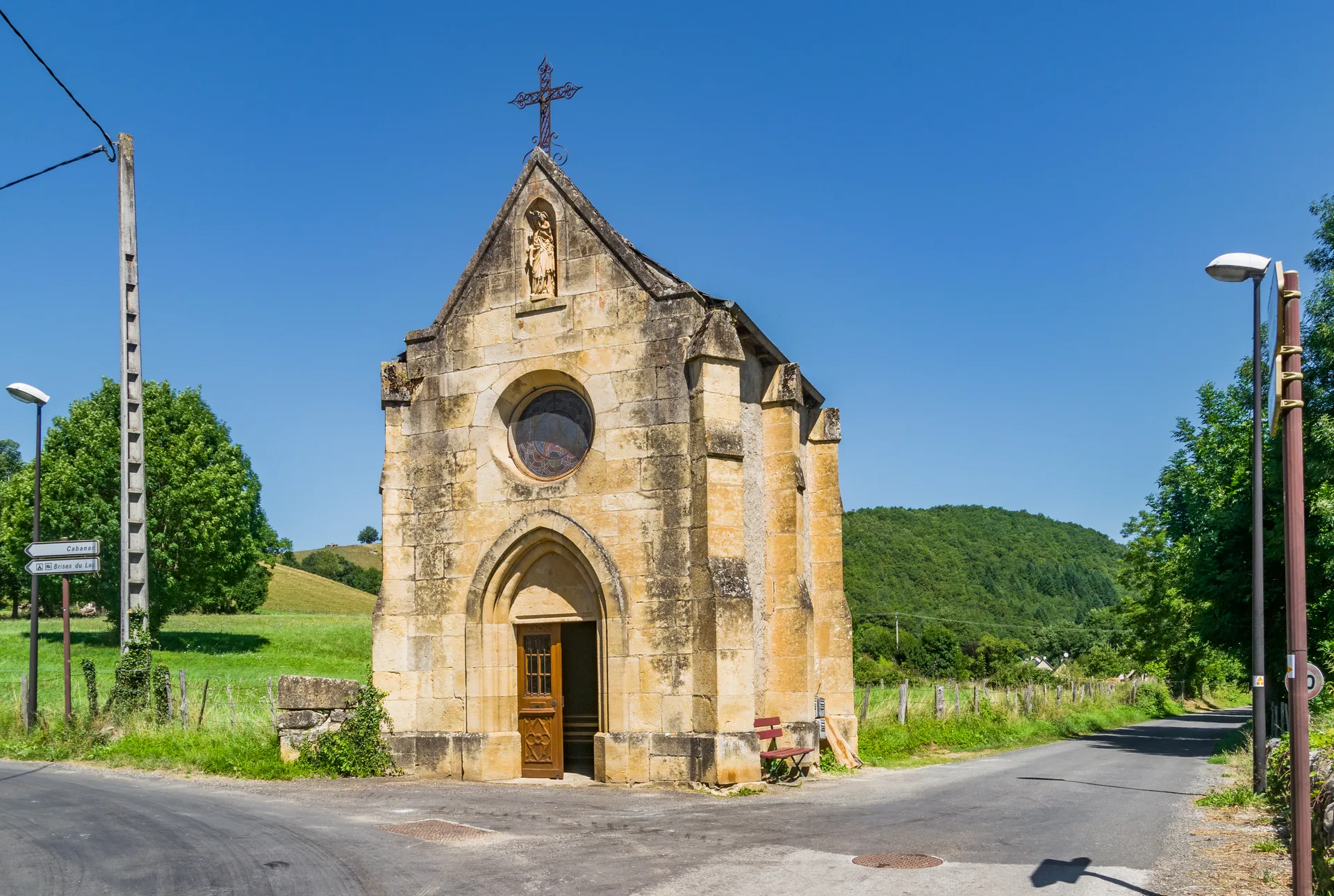Lac de Castelnau Lassouts à Sainte-Eulalie-d'Olt — À 1,9 km du lac