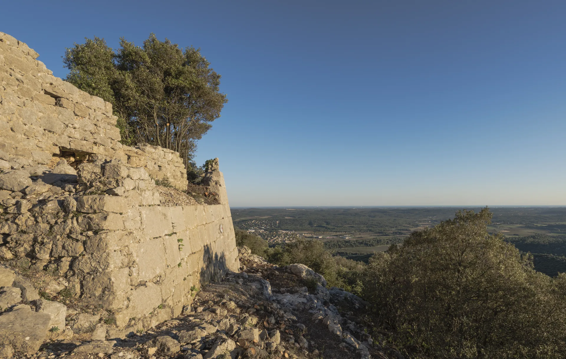 Lac de Ceceles à Saint-Mathieu-de-Tréviers — À 4,1 km du lac