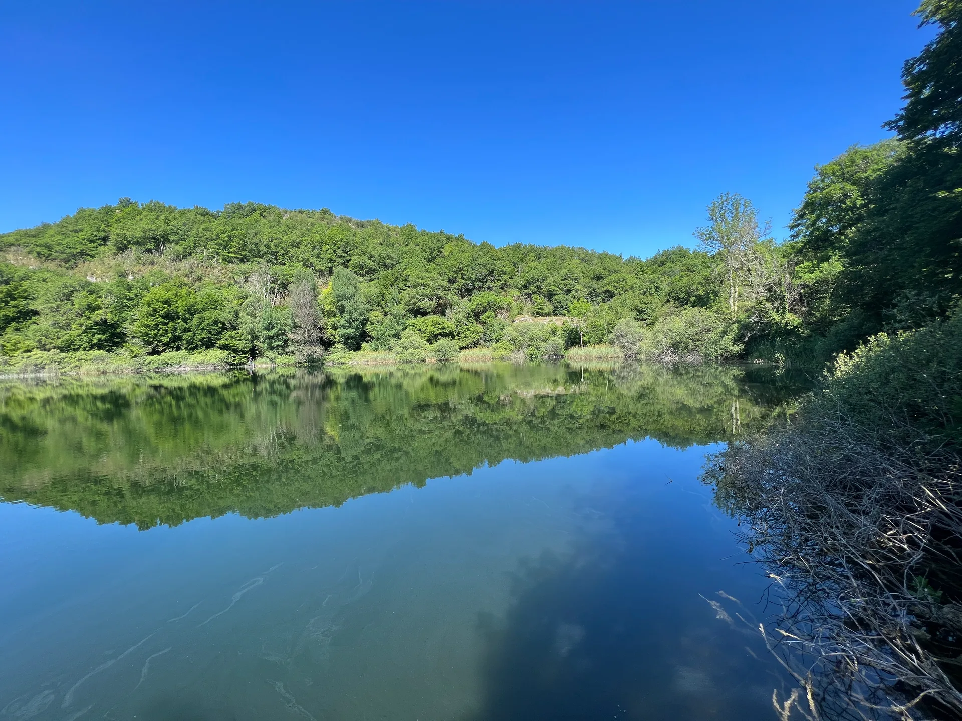 Lac de Chailloux à Contrevoz — Sur le lac