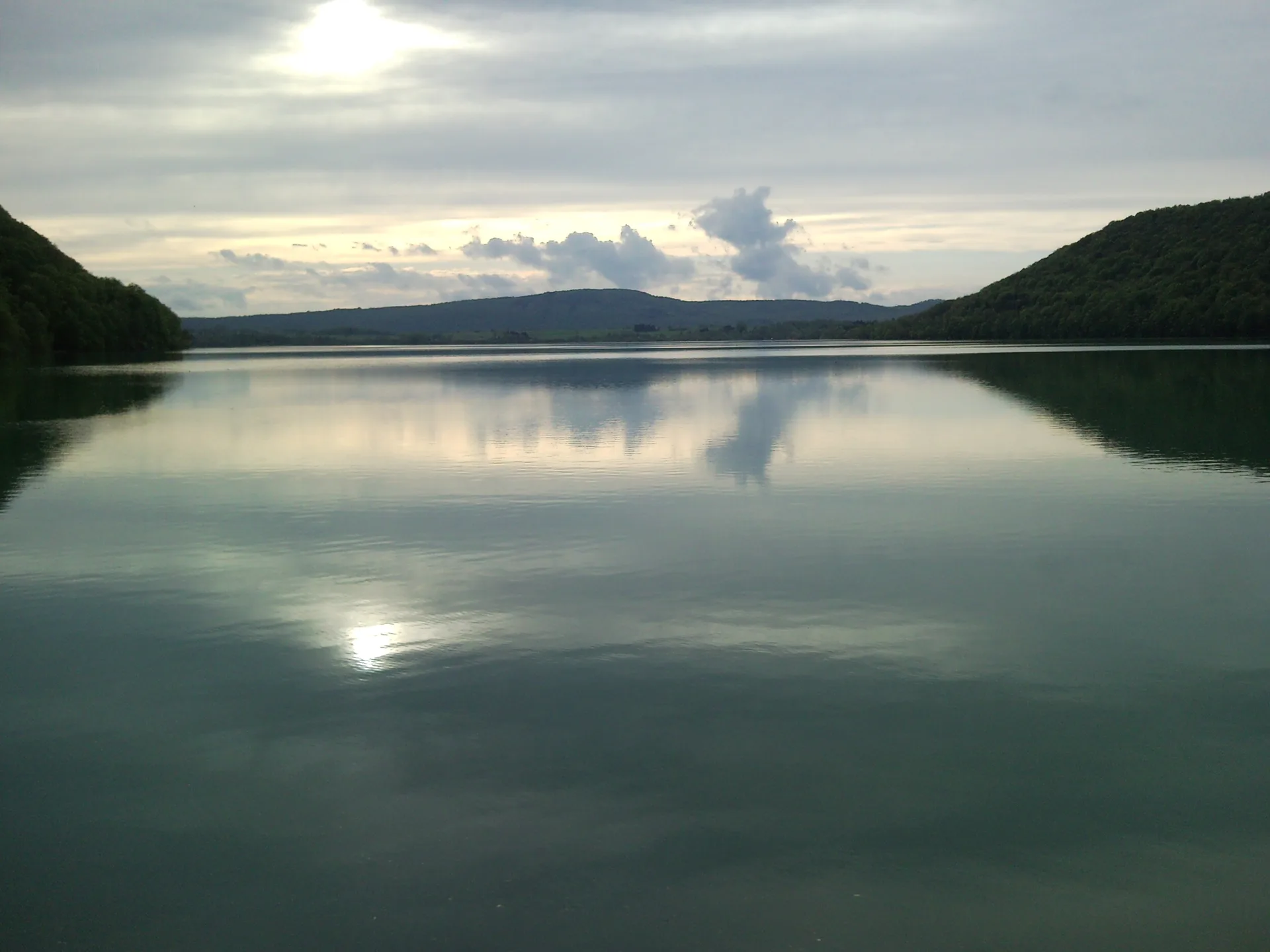 Lac de Chambly à Doucier — À 2,5 km du lac