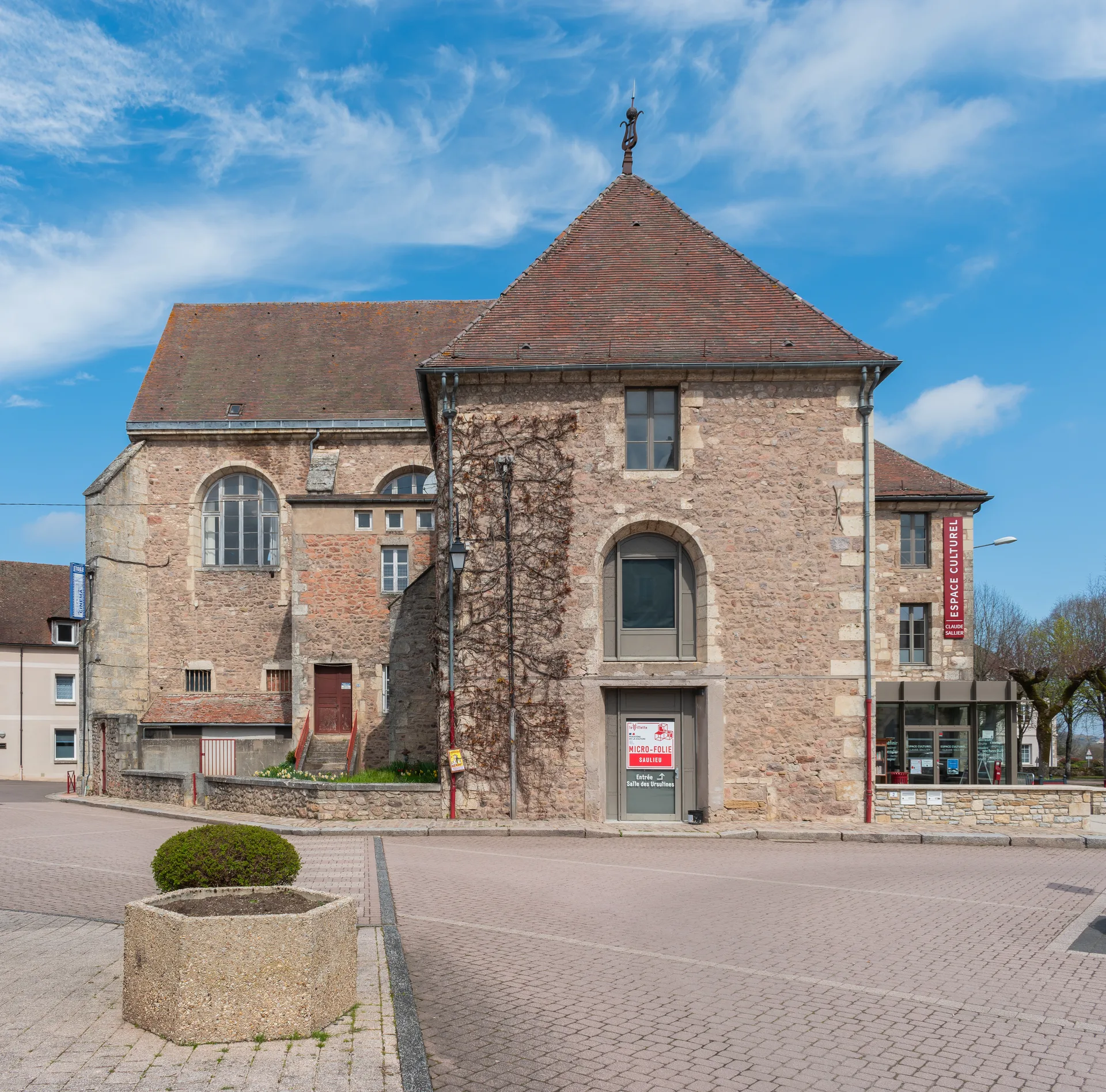 Lac de Chamboux à Saint-Martin-de-la-Mer — À 4,4 km du lac