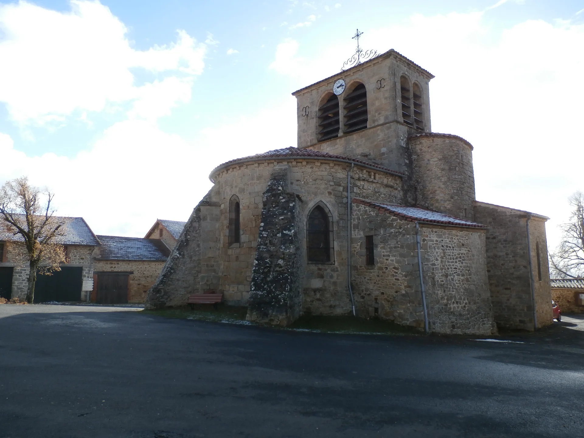 Lac de Champagnac à Champagnac-le-Vieux — À 3,5 km du lac