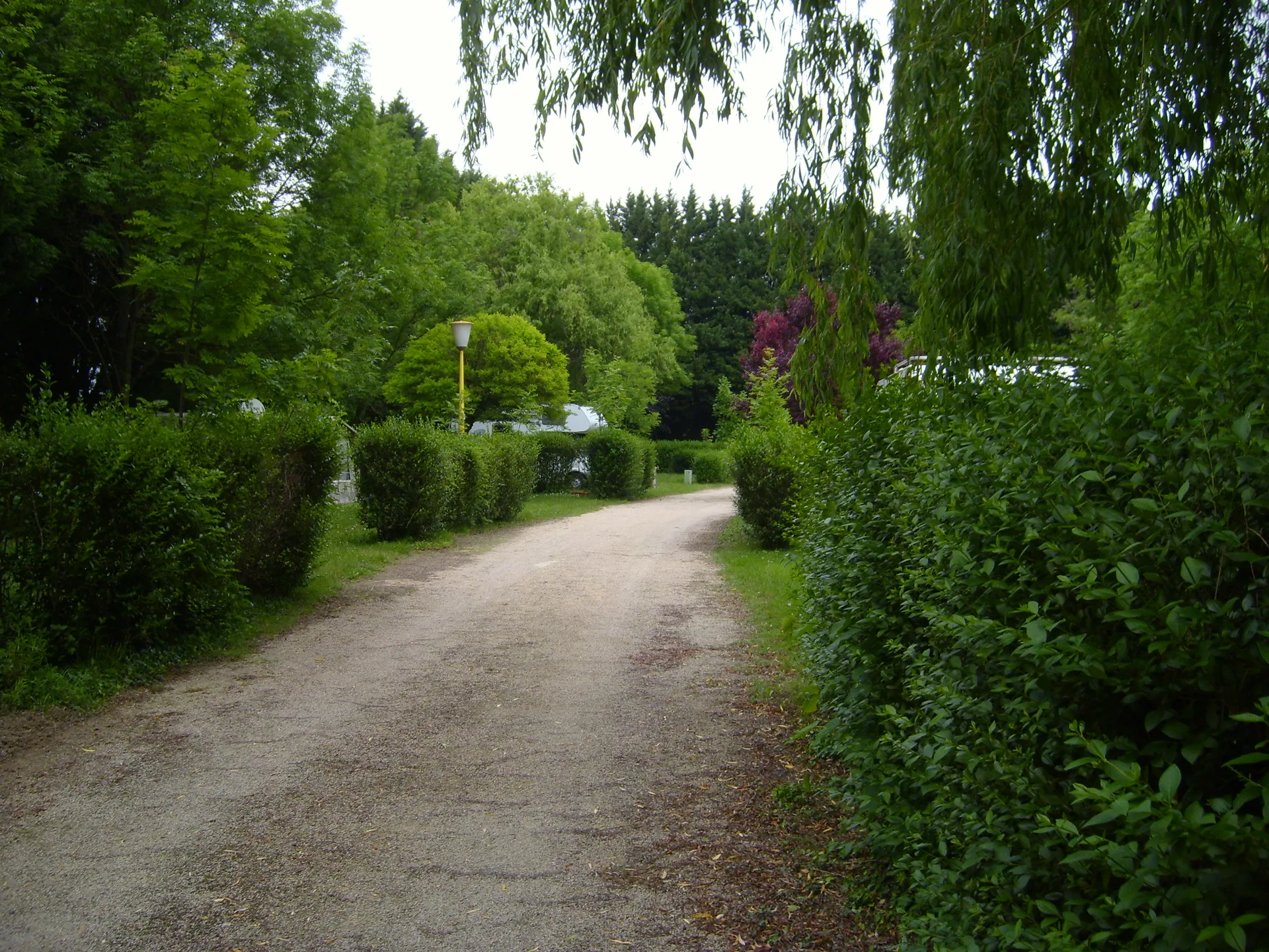 Lac de Champos à Charmes-sur-l'Herbasse — À 1,8 km du lac