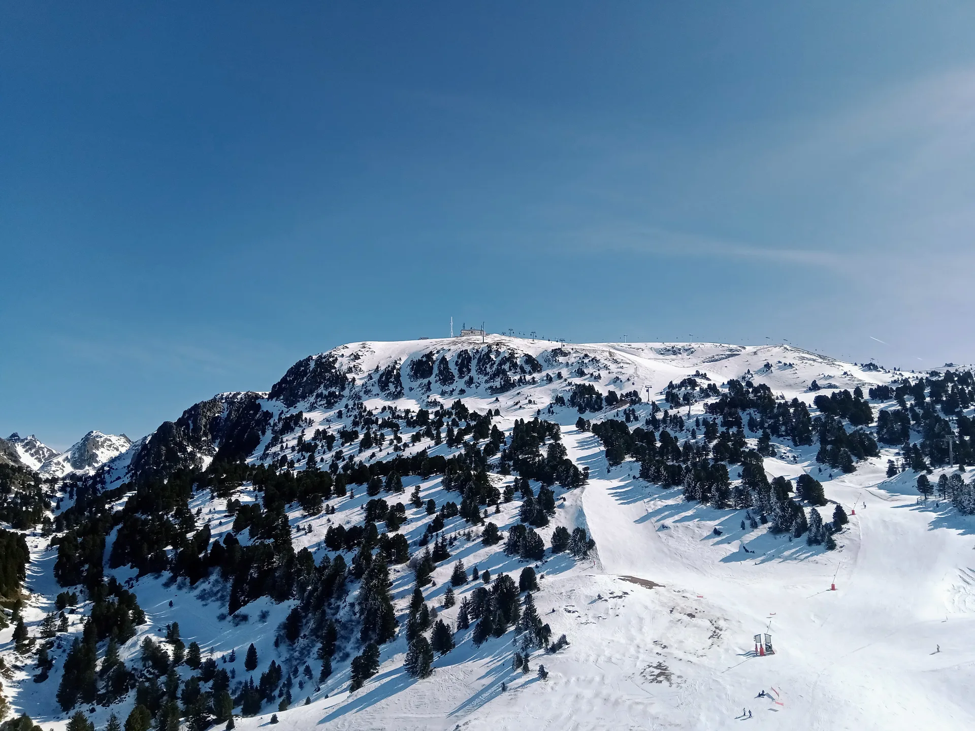 Lac de Chamrousse à Chamrousse — À 595 m du lac