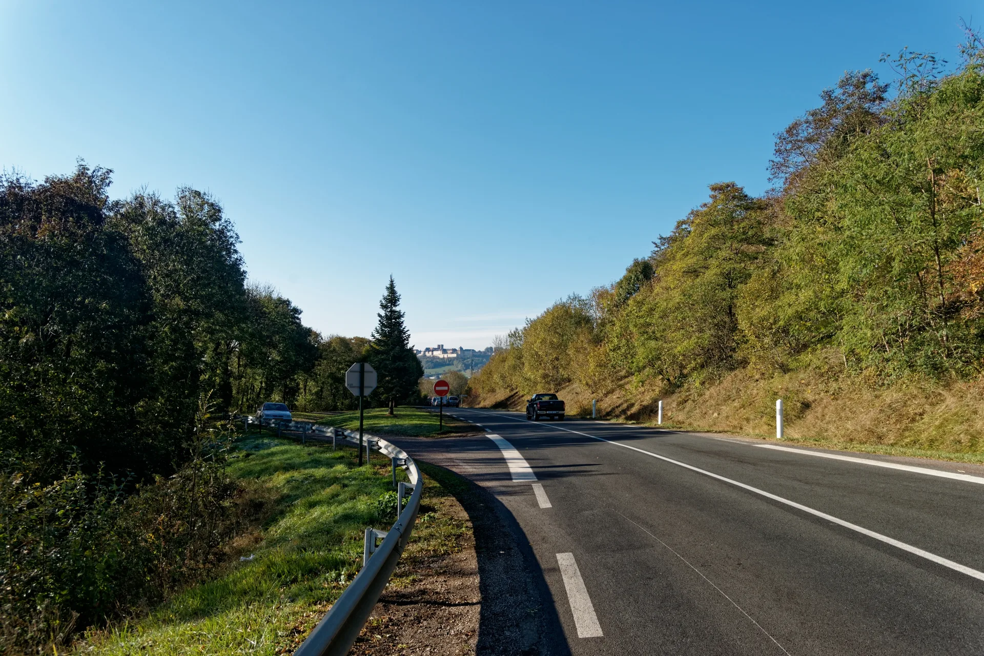 Lac de Charmes à Bannes — À 2,8 km du lac