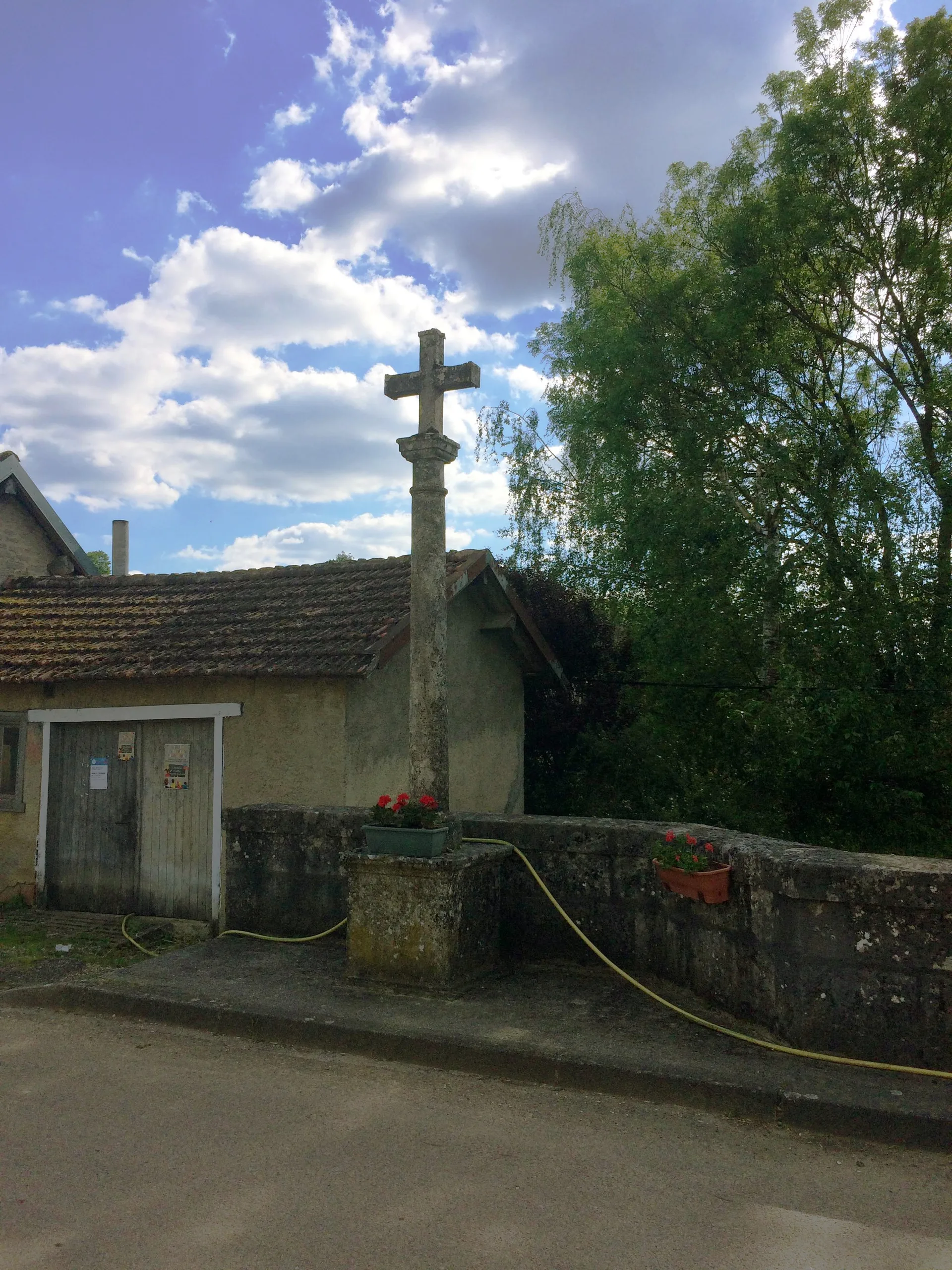Lac de Charmes à Bannes — À 4,2 km du lac