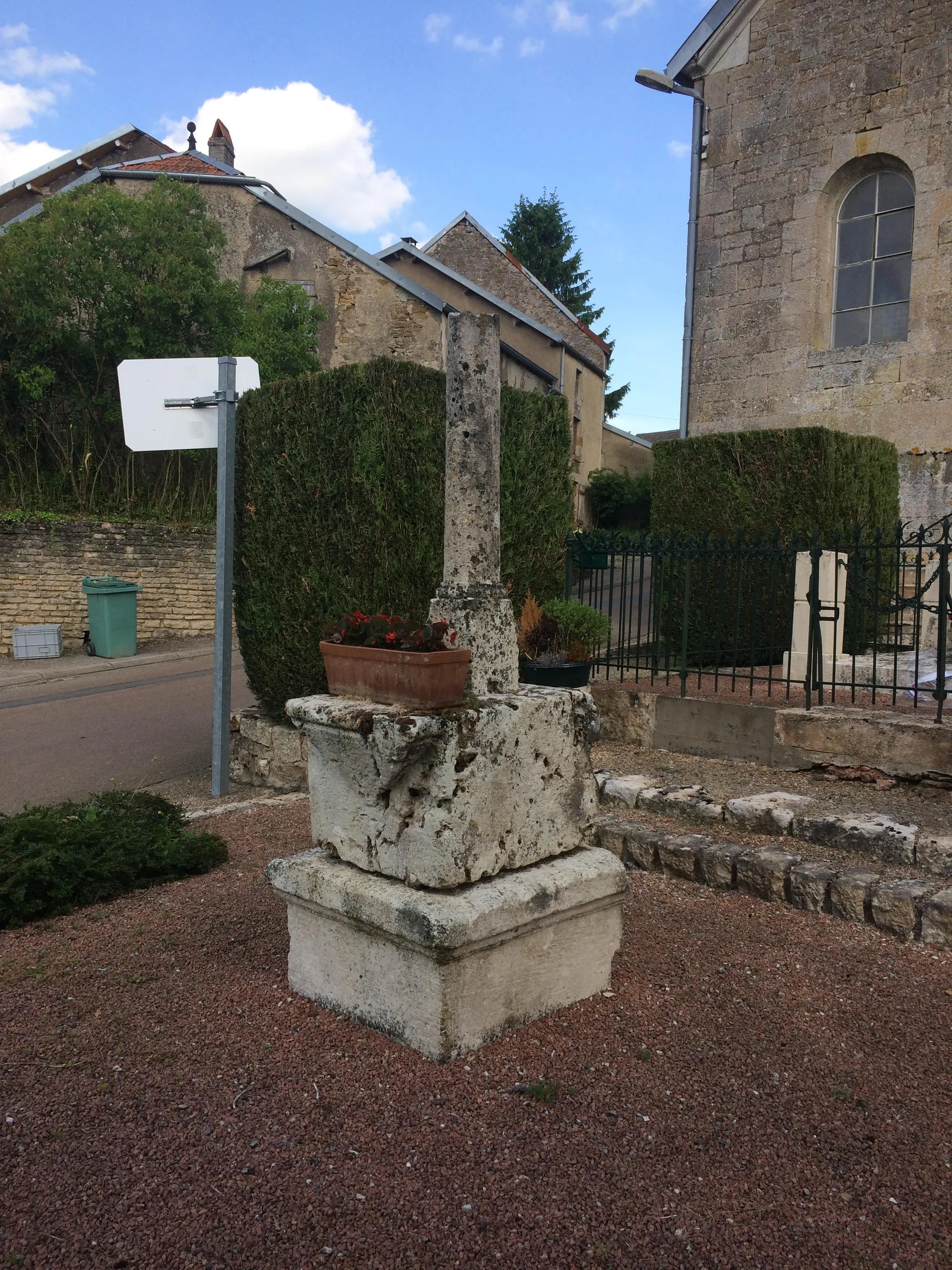 Lac de Charmes à Bannes — À 4,0 km du lac