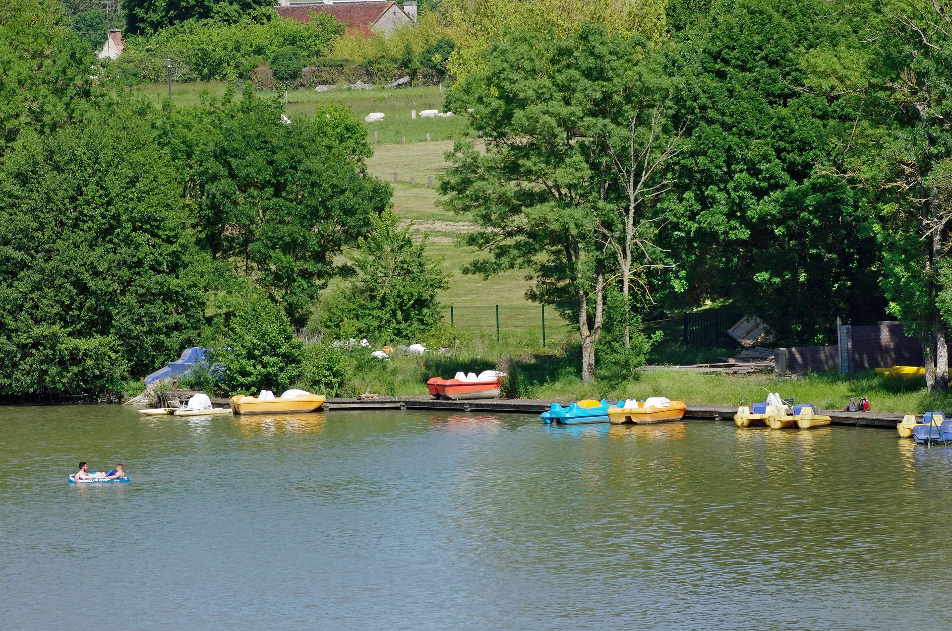 Lac de Chemille à Chemillé-sur-Indrois — Sur le lac