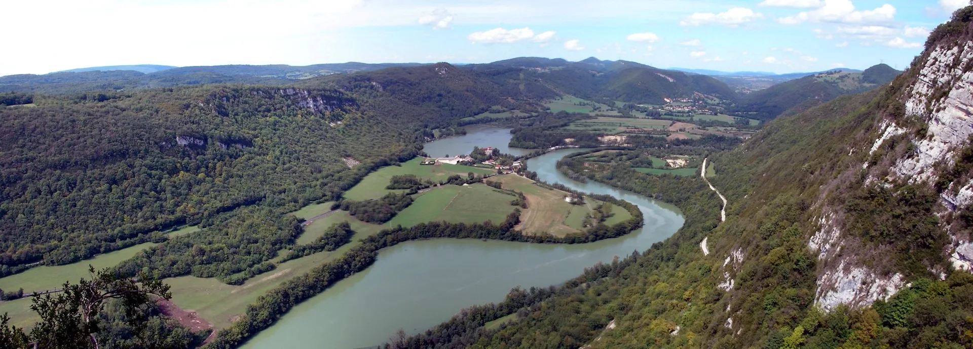 Lac de Conflans à Corveissiat — À 1,8 km du lac