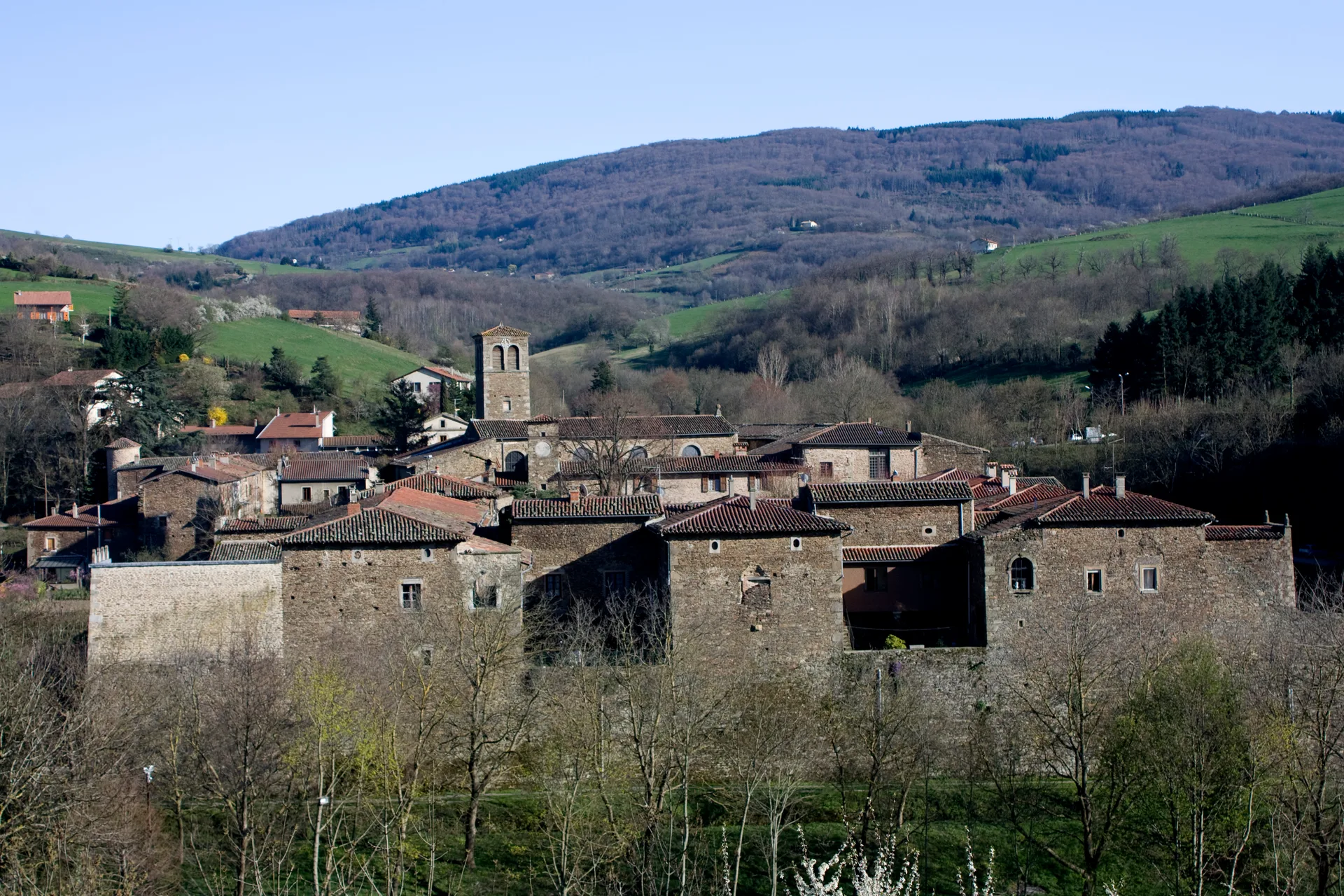 Lac de Couzon à Châteauneuf — À 2,1 km du lac