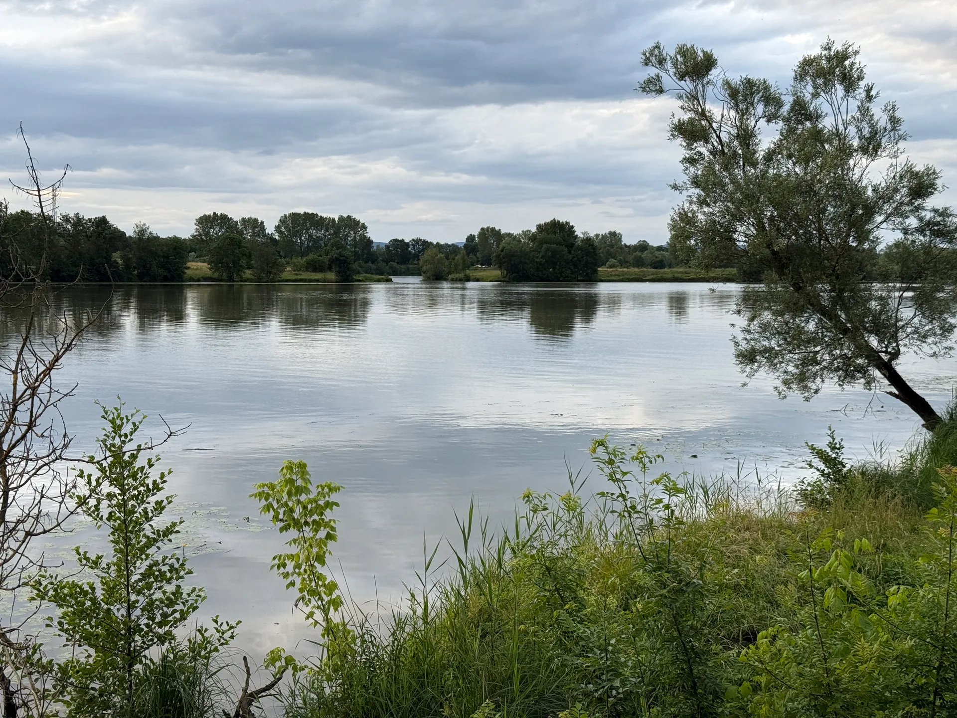 Lac de Creche-sur-Saone à Crêches-sur-Saône — À 818 m du lac