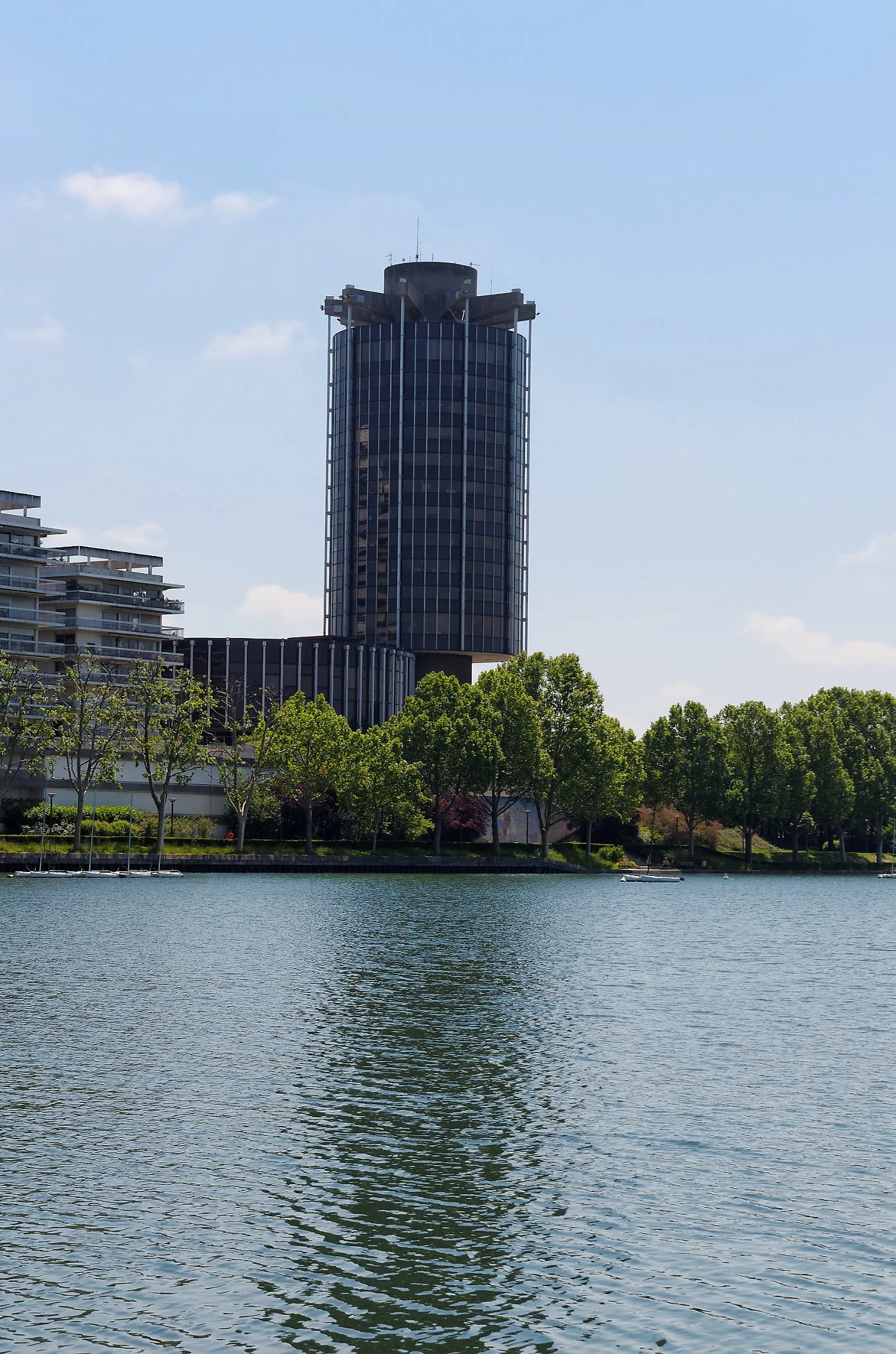 Lac de Créteil à Créteil — À 376 m du lac