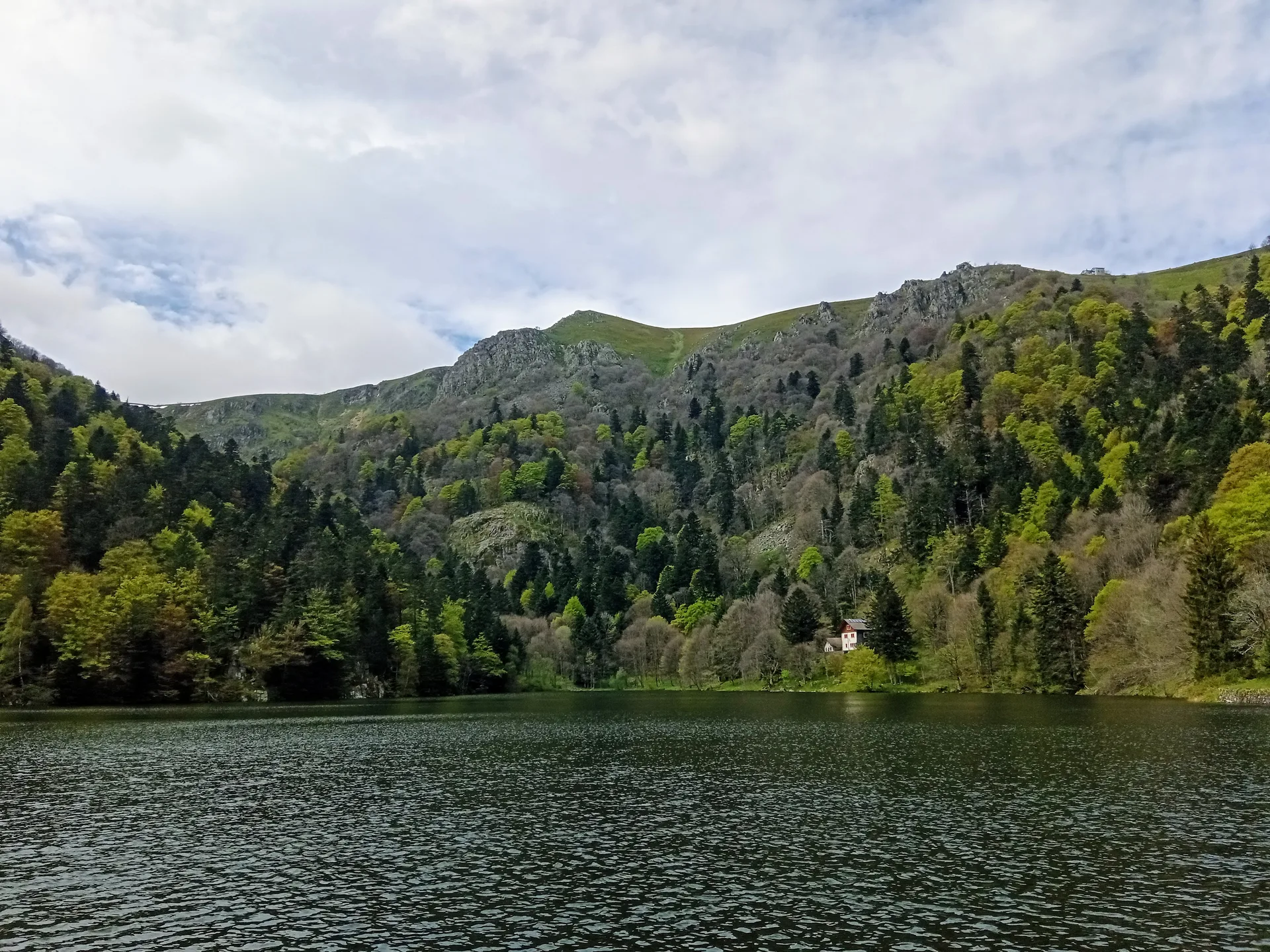 Lac de Fischboedle à Metzeral — À 652 m du lac