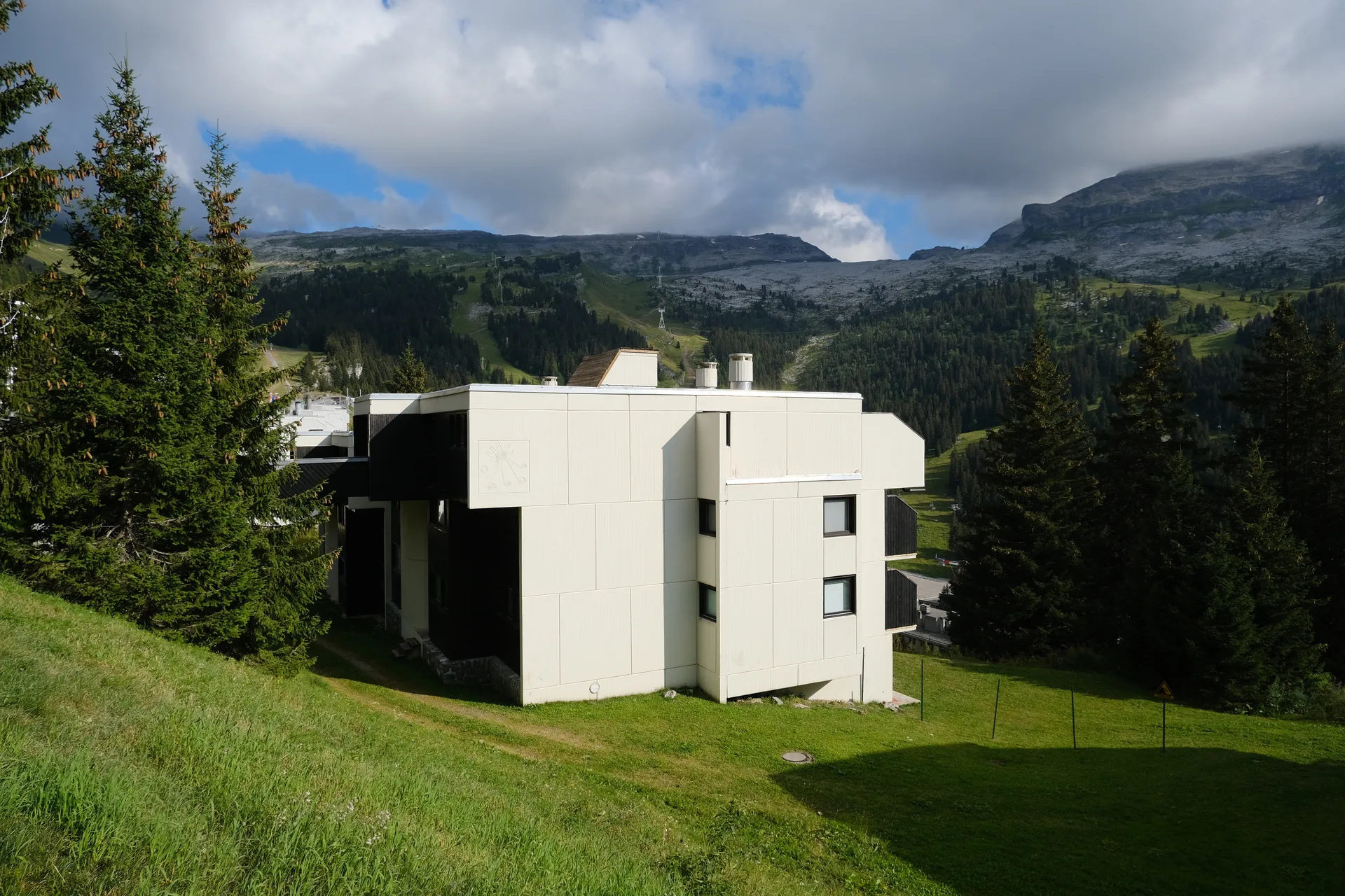 Lac de Flaine à Magland — À 1,8 km du lac
