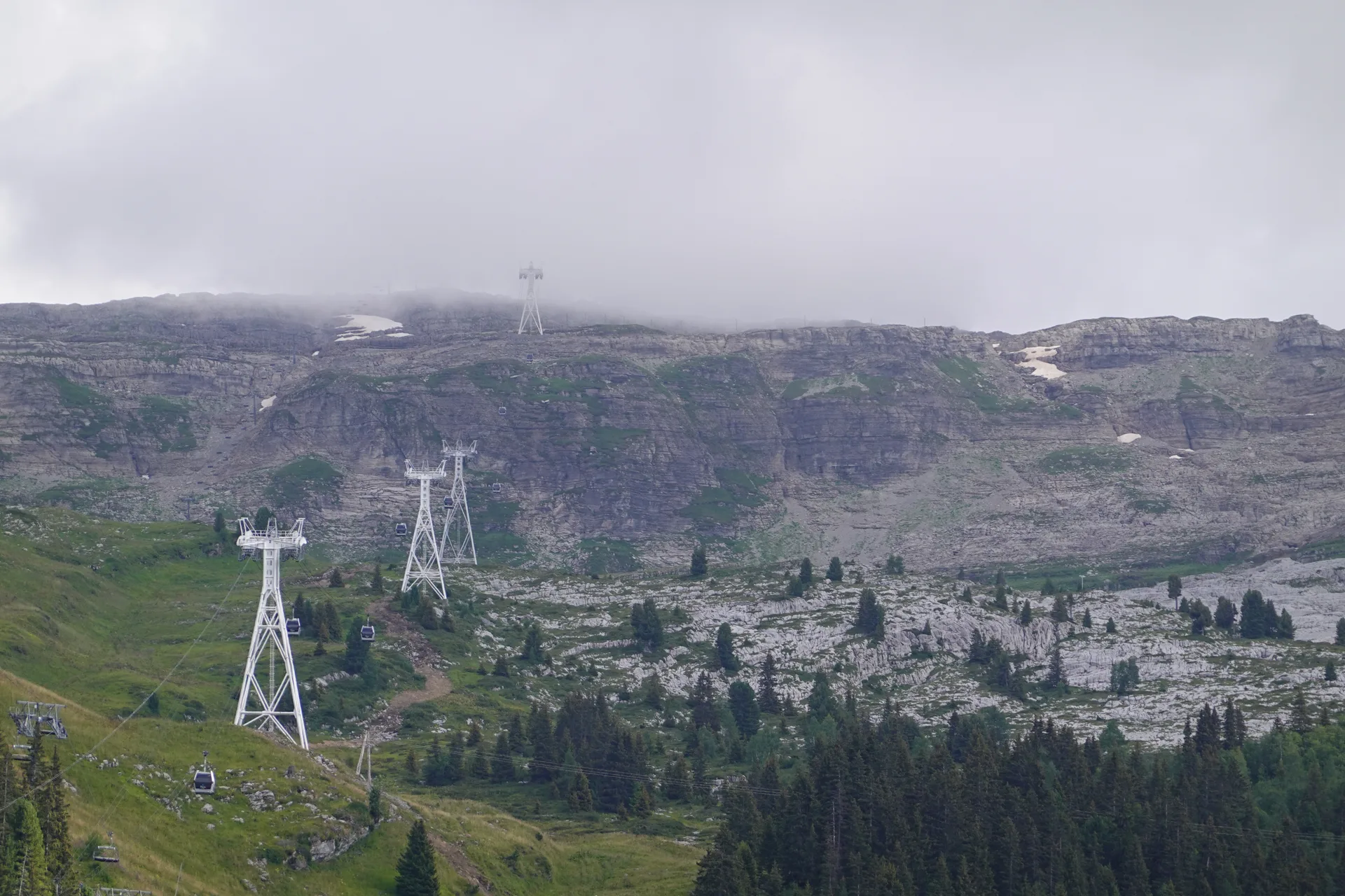 Lac de Flaine à Magland — À 1,8 km du lac