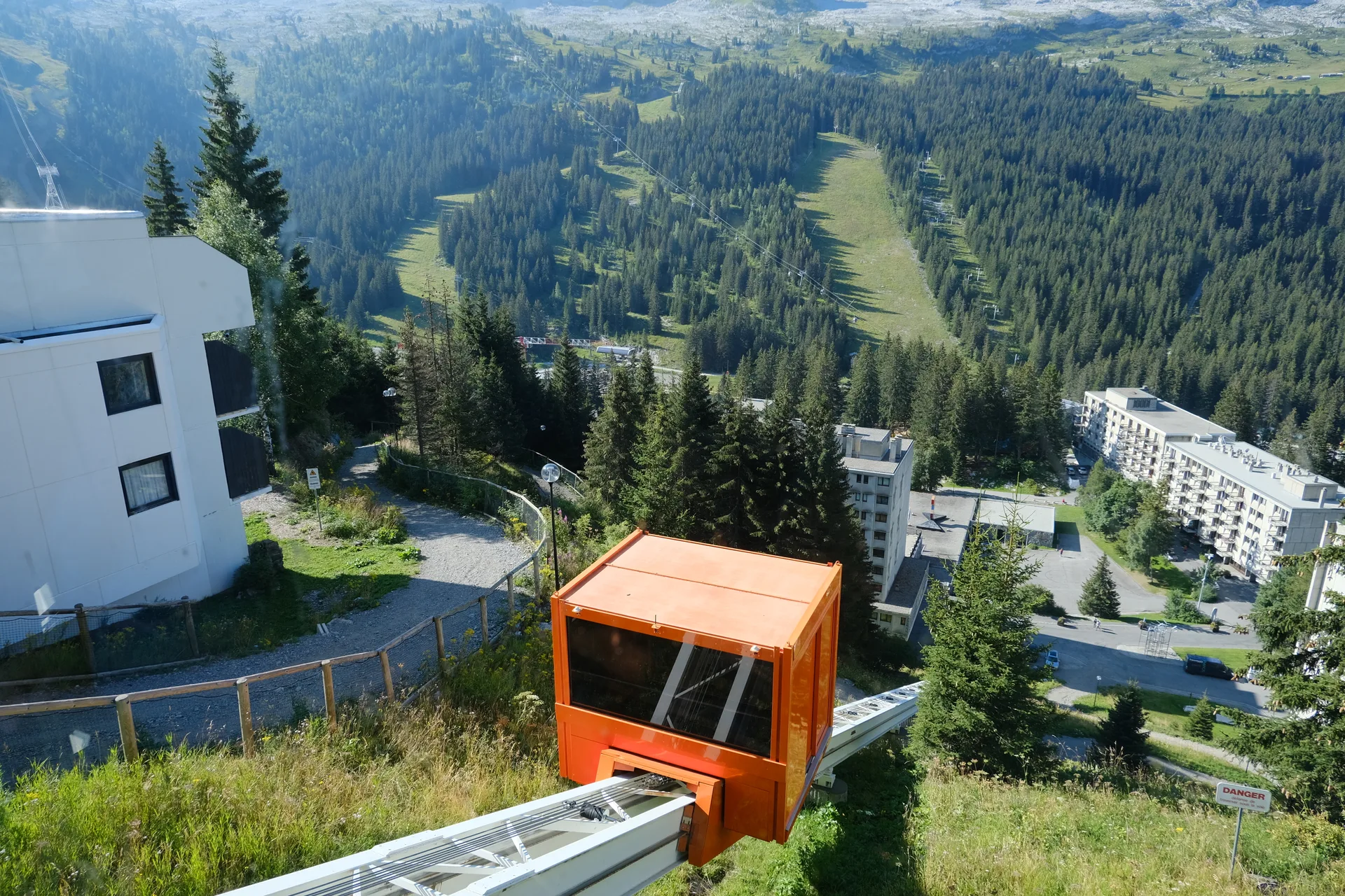 Lac de Flaine à Magland — À 1,8 km du lac