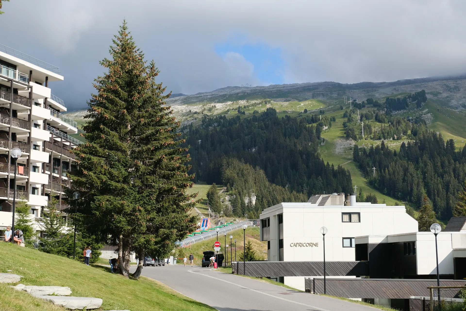 Lac de Flaine à Magland — À 1,8 km du lac