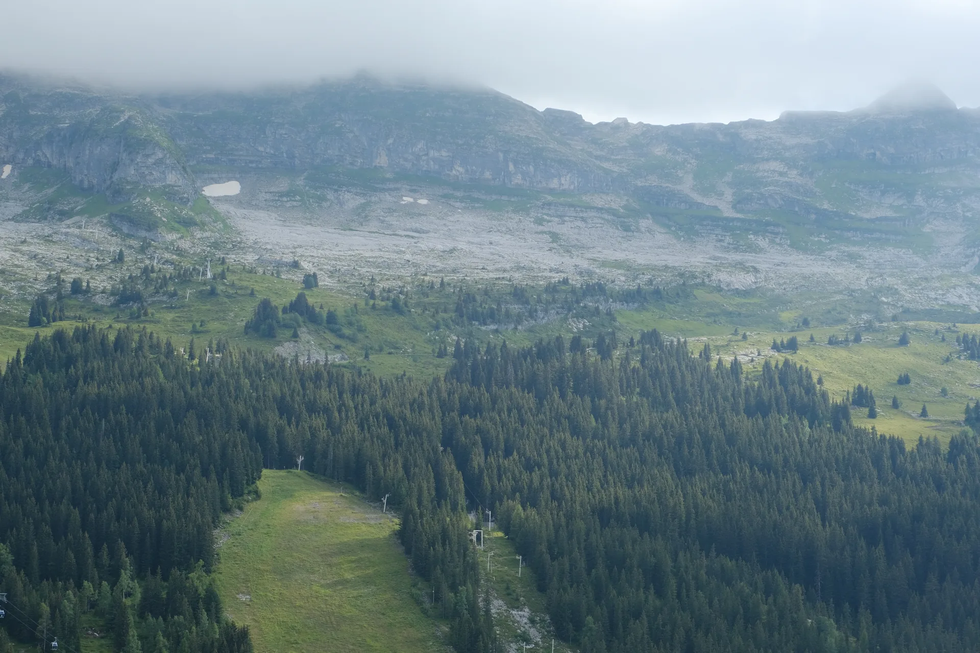 Lac de Flaine à Magland — À 1,8 km du lac