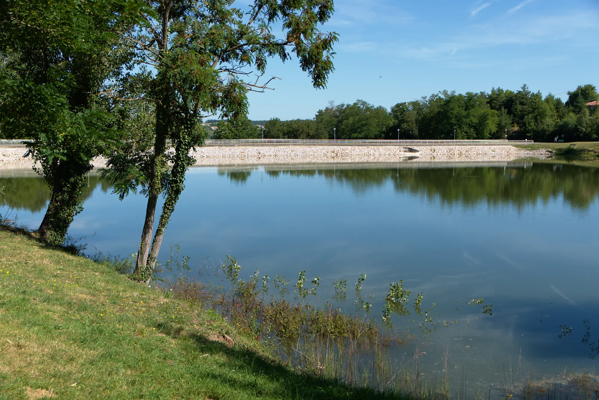 Lac de Flourens à Flourens — Sur le lac
