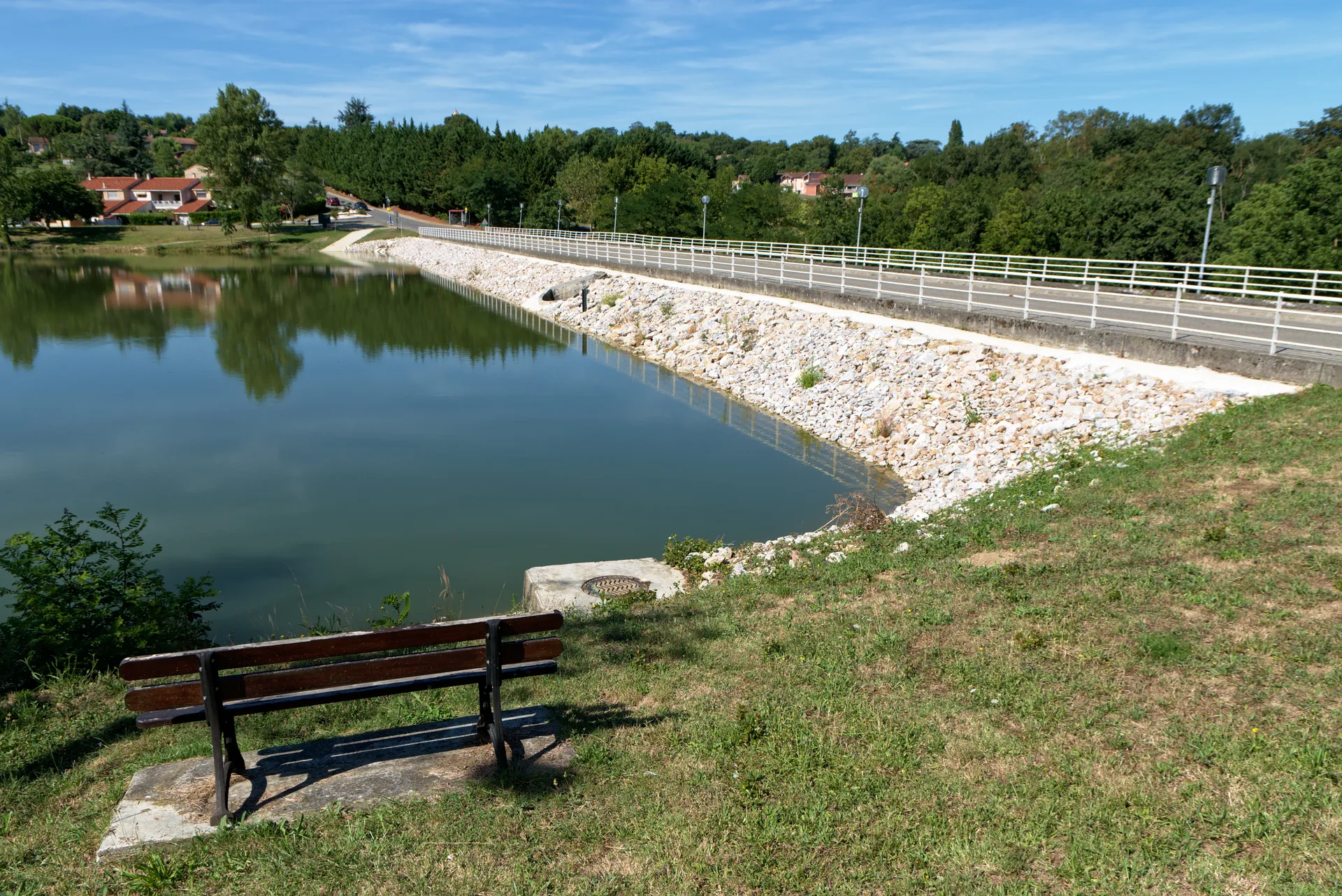 Lac de Flourens à Flourens — À 219 m du lac