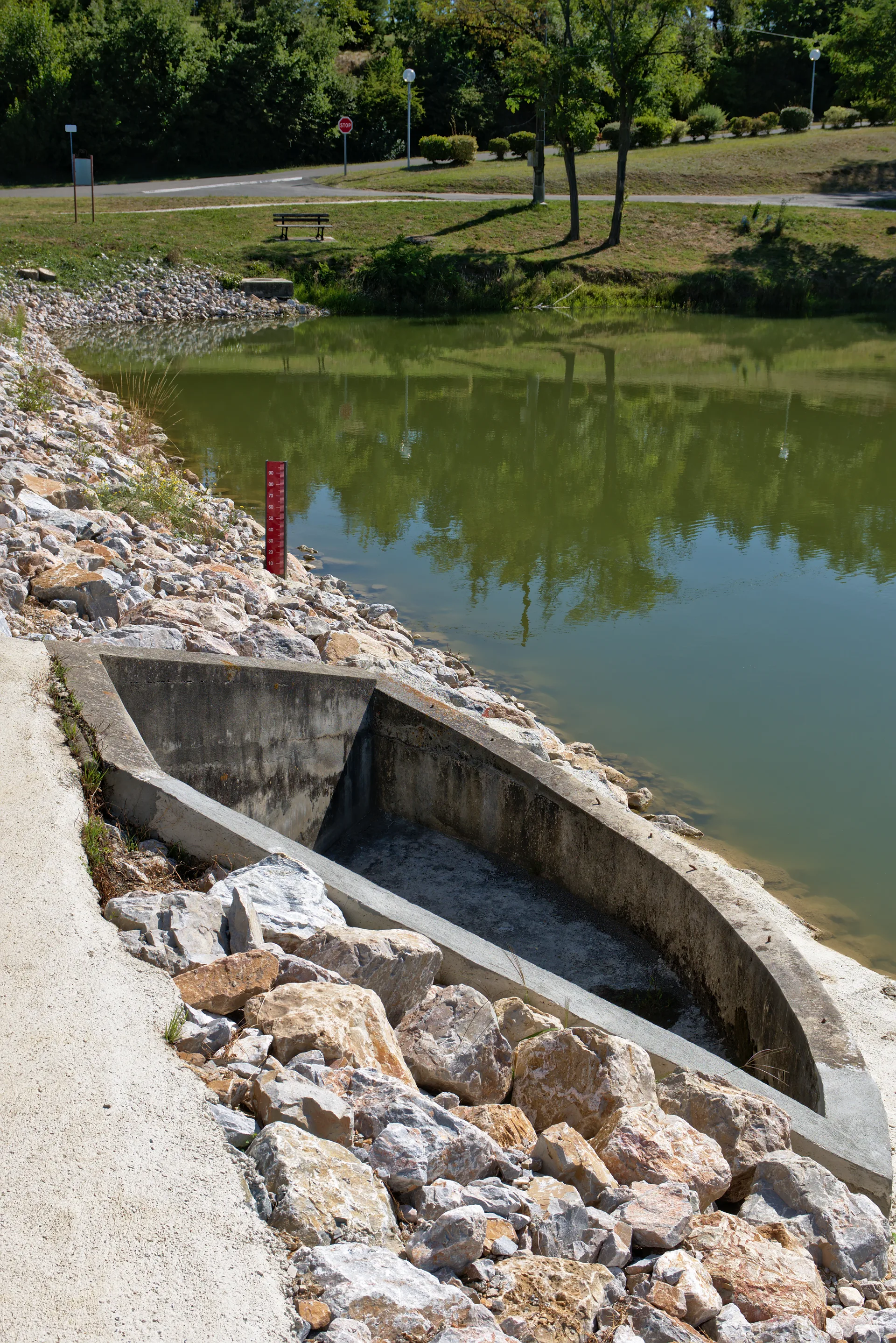 Lac de Flourens à Flourens — À 235 m du lac