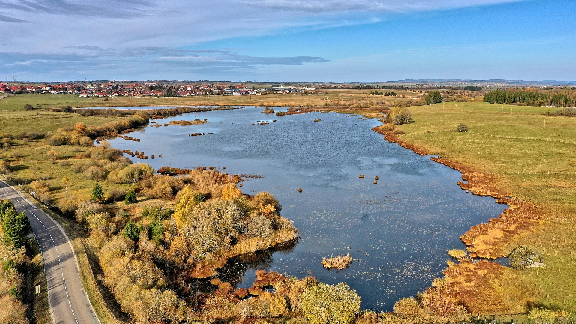 Lac de Frasne à Frasne — À 338 m du lac