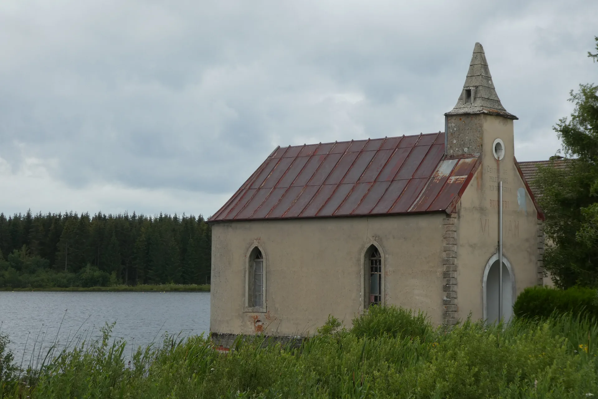 Lac de Frasne à Frasne — À 388 m du lac
