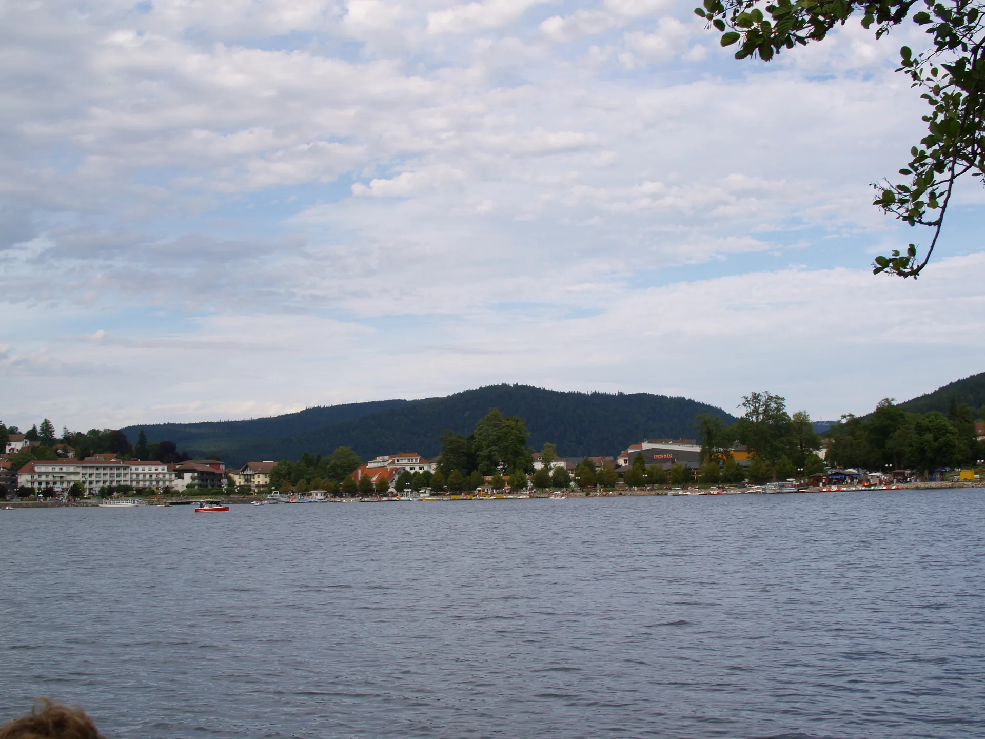 Lac de Gérardmer à Gérardmer — À 916 m du lac