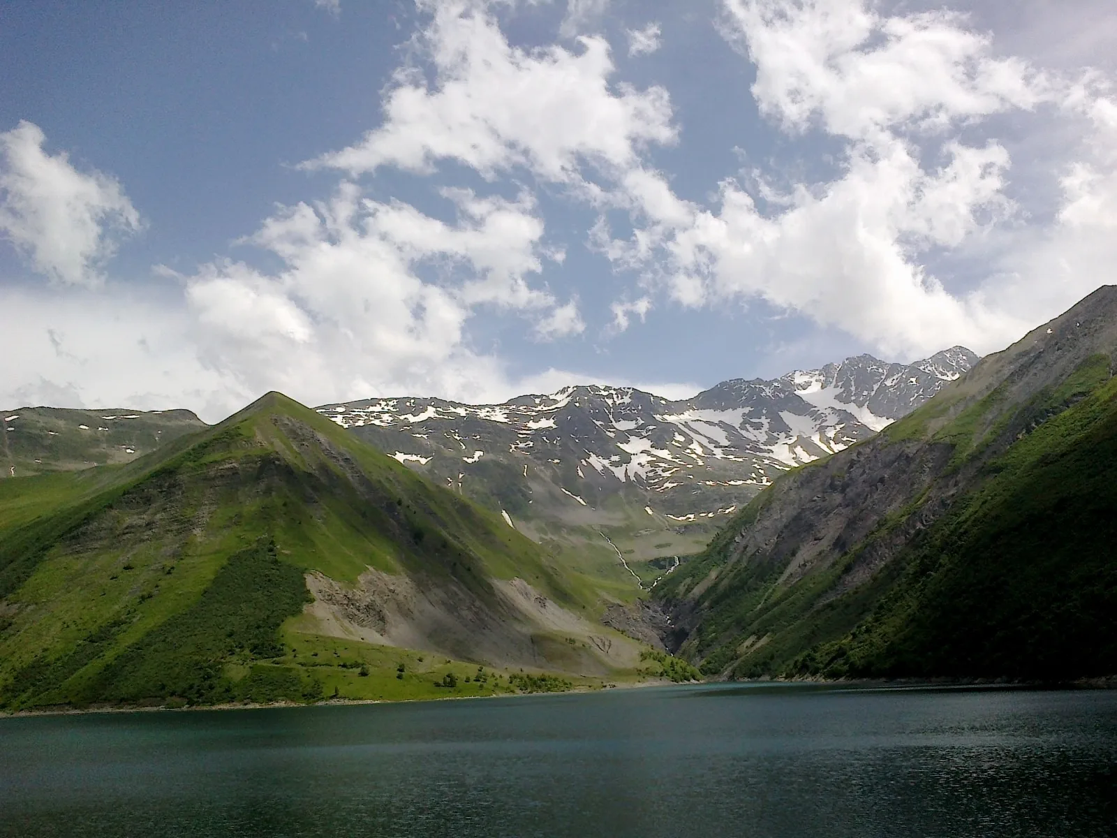 Lac de Grand Maison à Vaujany — À 808 m du lac