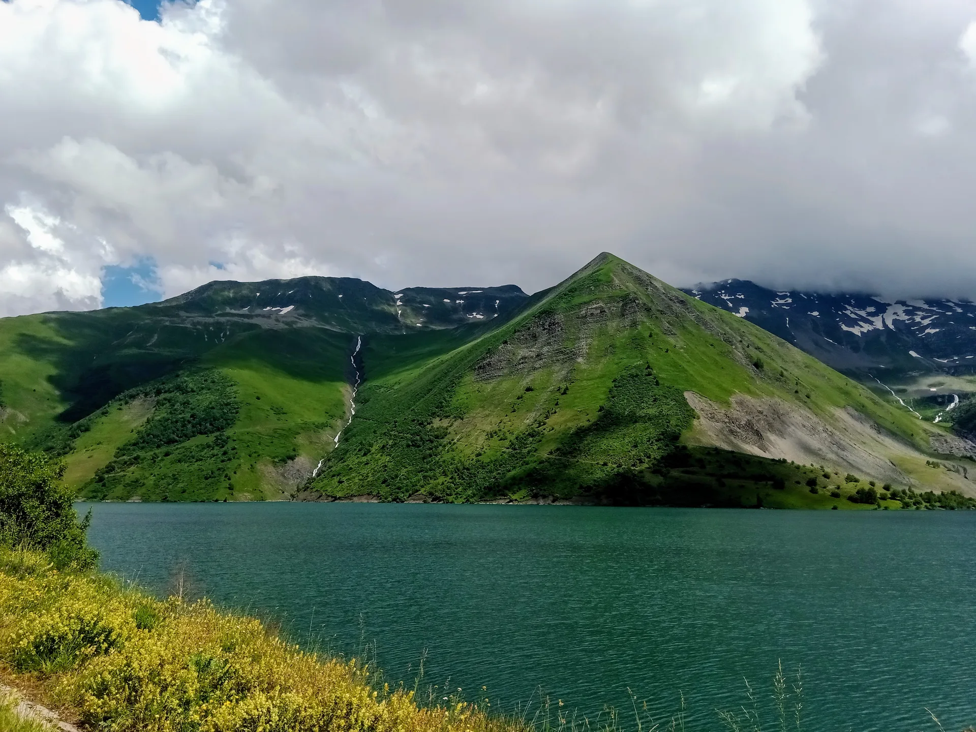 Lac de Grand Maison à Vaujany — À 264 m du lac
