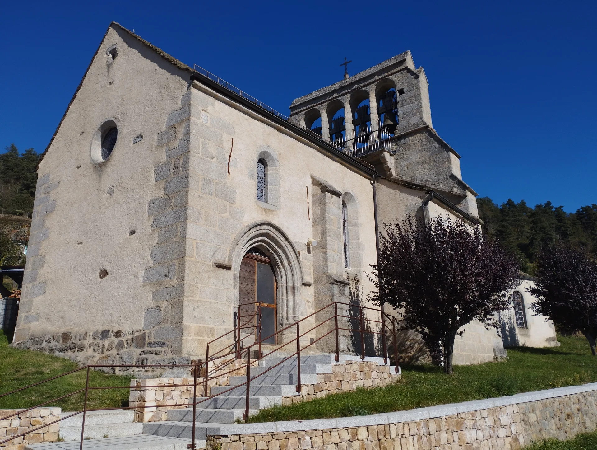 Lac de Grandval à Fridefont — À 4,3 km du lac