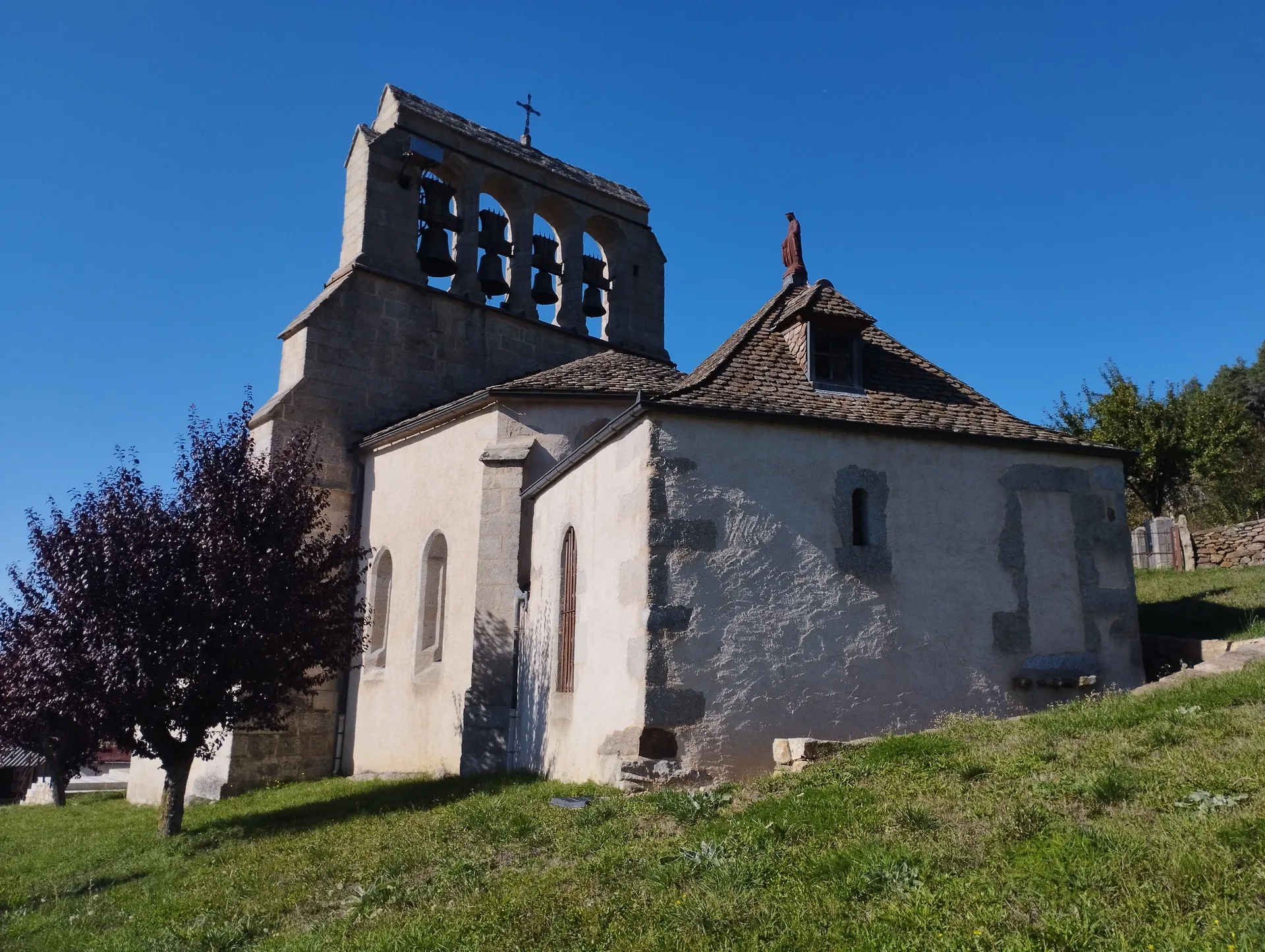 Lac de Grandval à Fridefont — À 4,3 km du lac