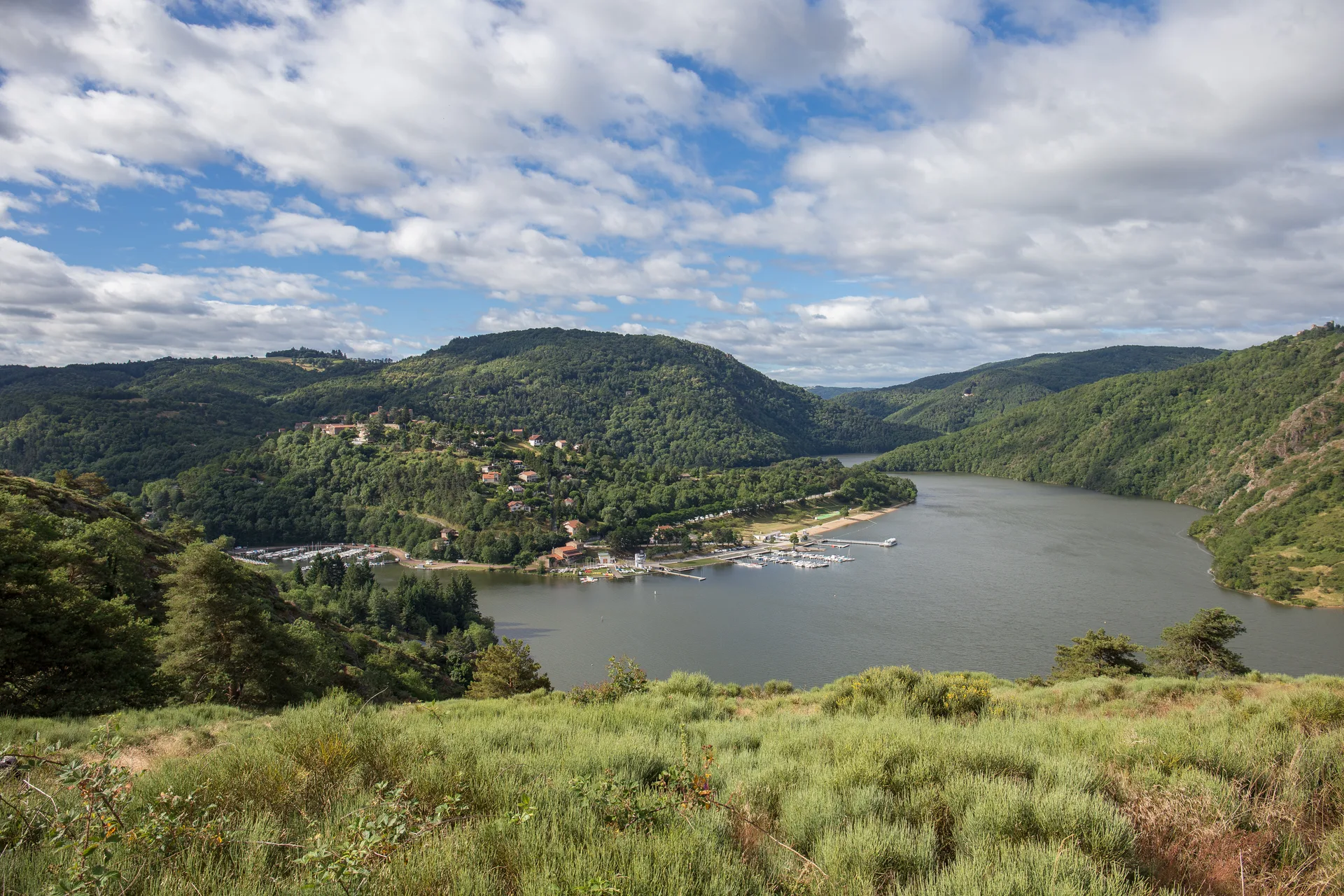 Lac de Grangent à Chambles — À 648 m du lac