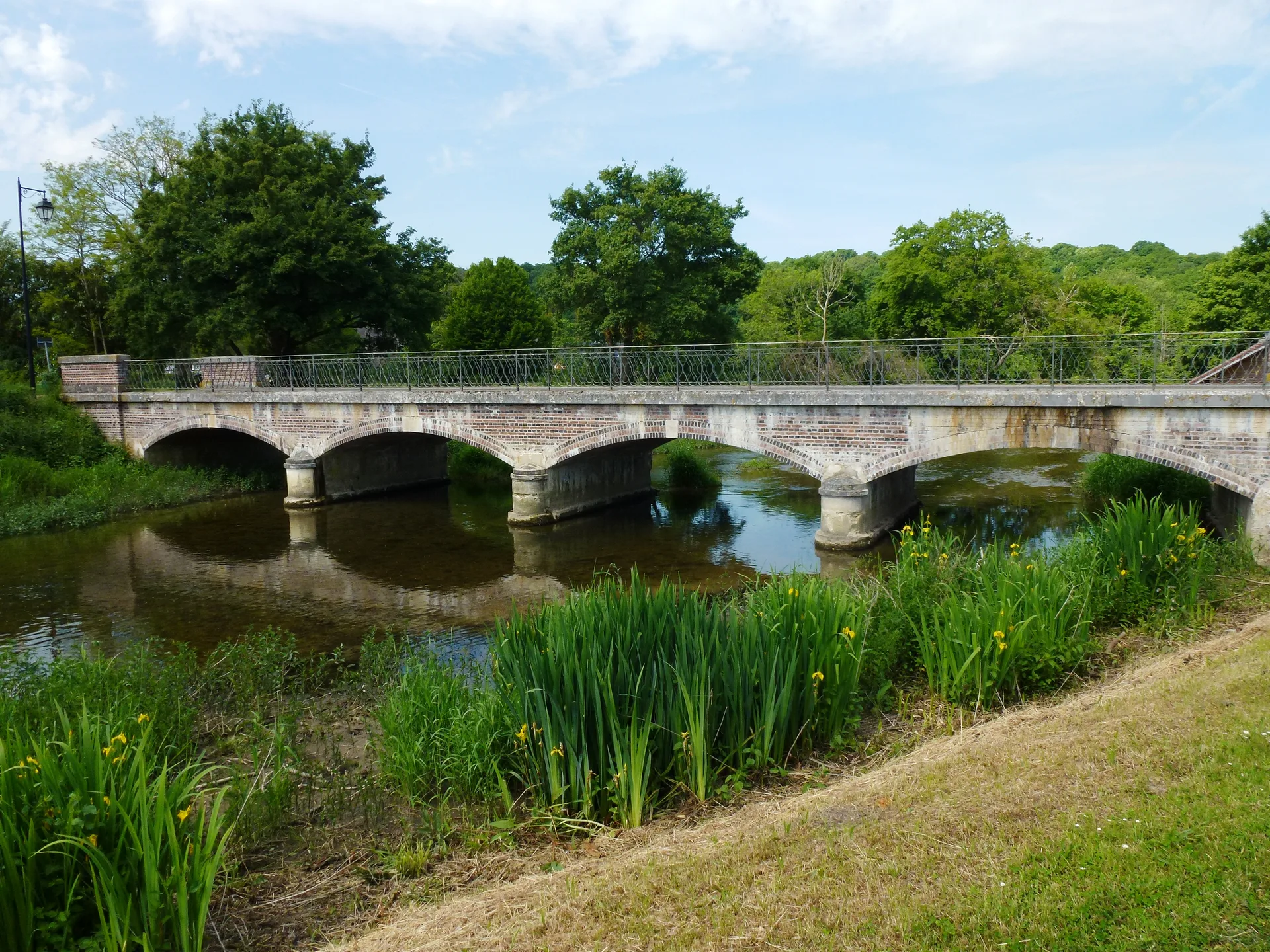 Lac de Grosley à Grosley-sur-Risle — À 1,2 km du lac