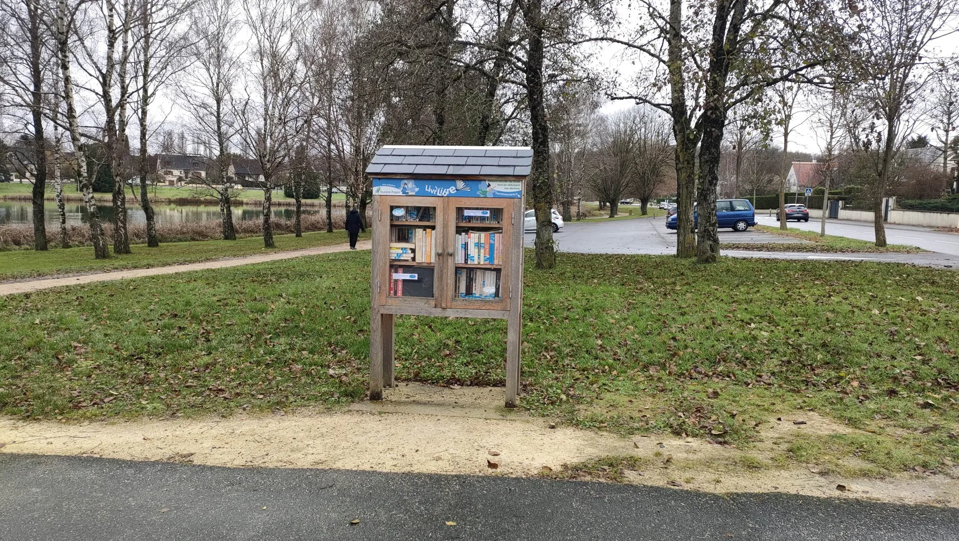 Lac de Joue les Tours  Ballan à Joué-lès-Tours — À 302 m du lac