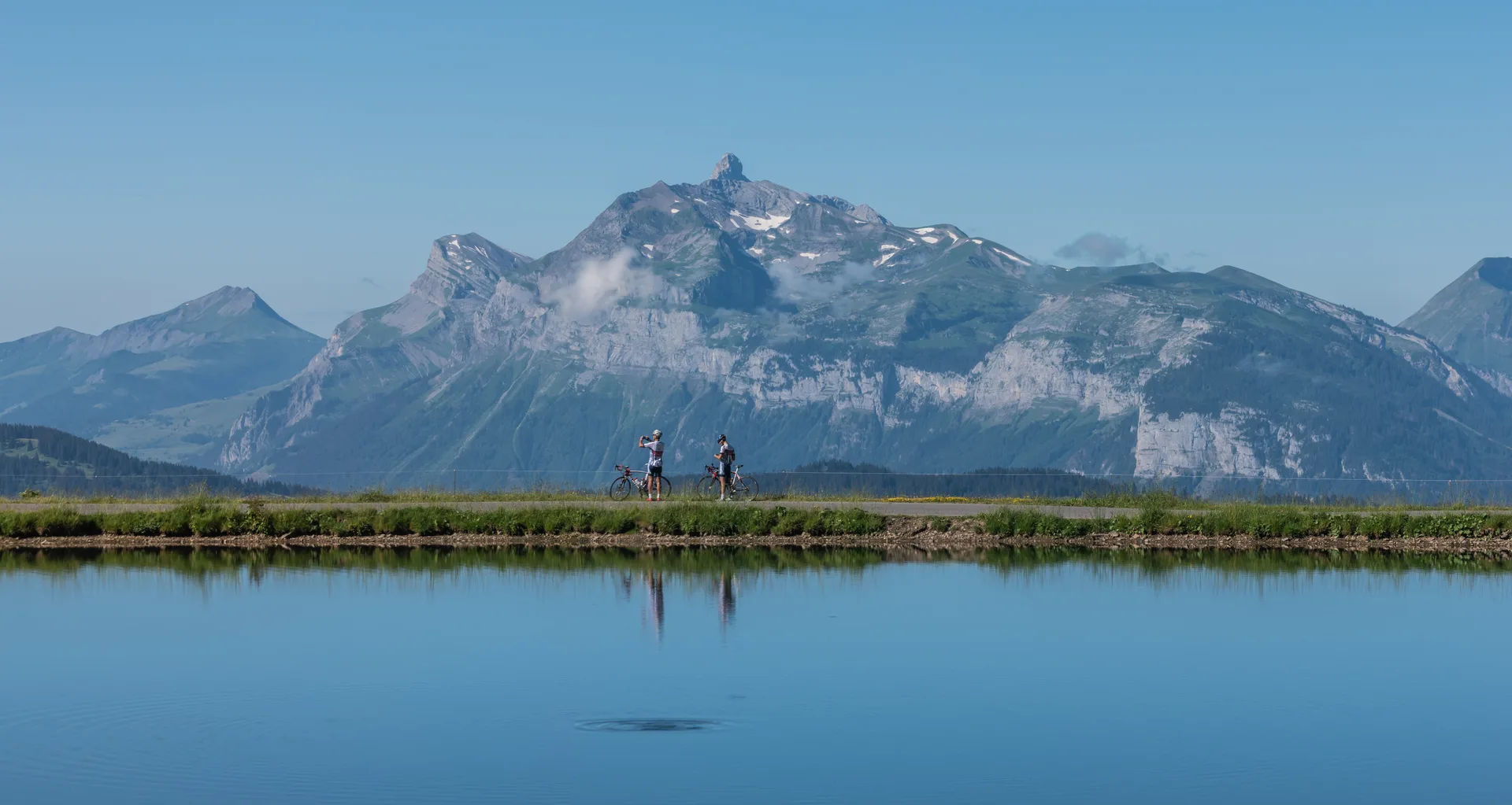 Lac de Joux Plane à Verchaix — Sur le lac