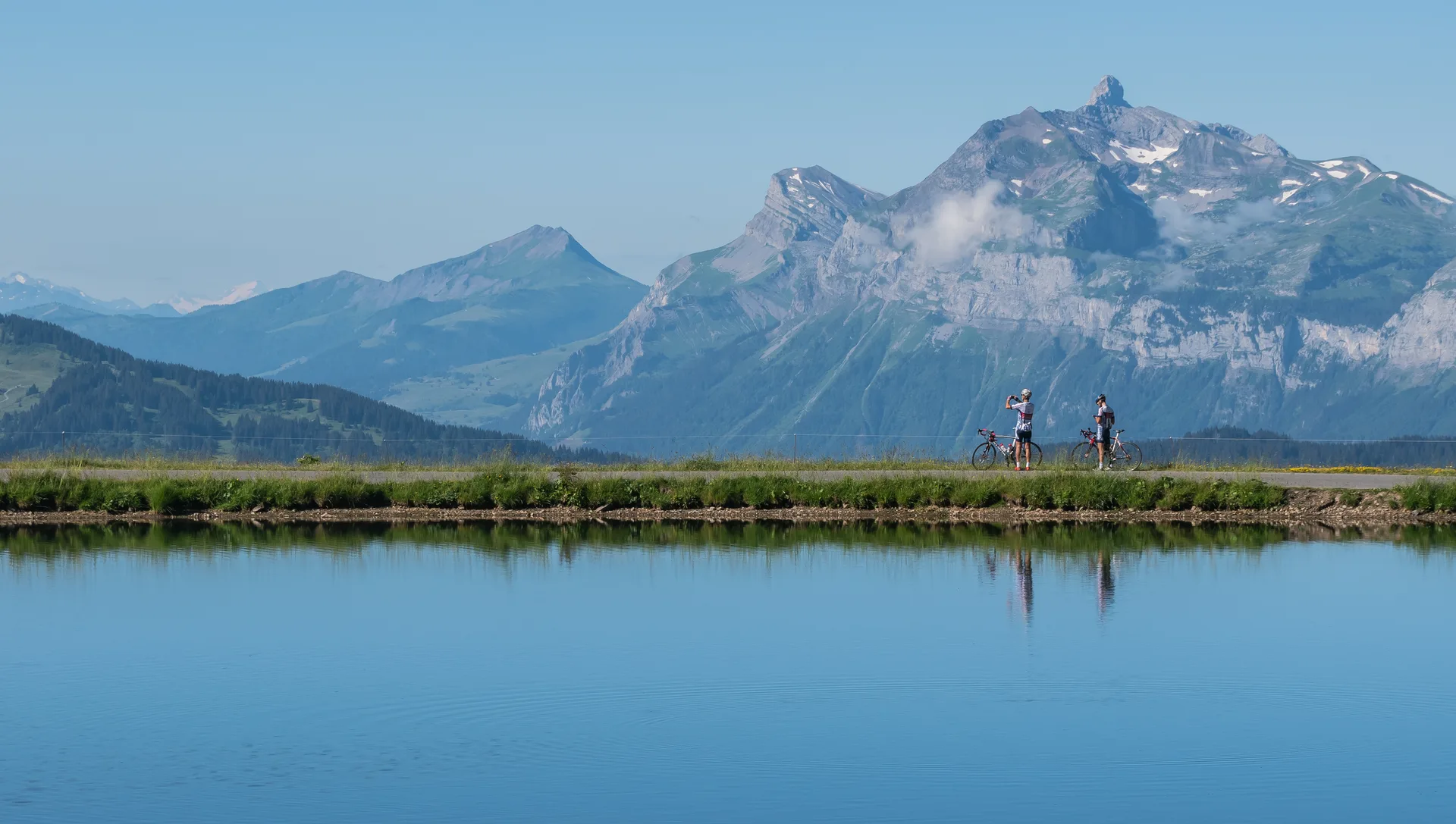 Lac de Joux Plane à Verchaix — Sur le lac