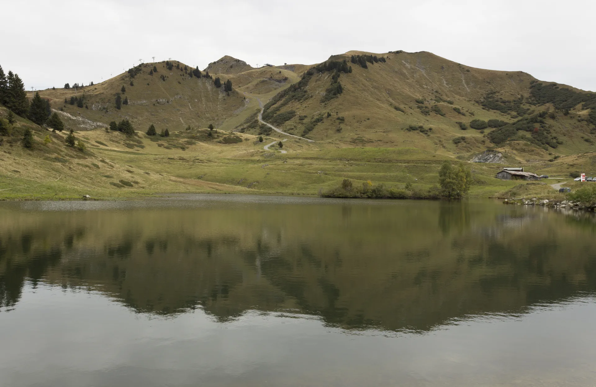 Lac de Joux Plane à Verchaix — Sur le lac