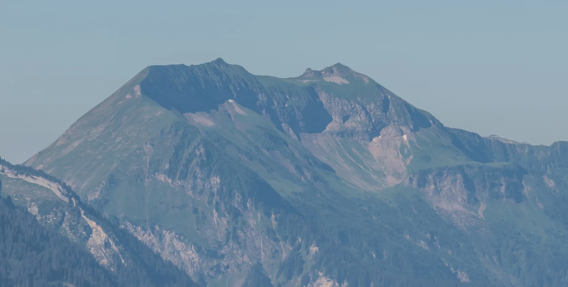 Lac de Joux Plane à Verchaix — Sur le lac