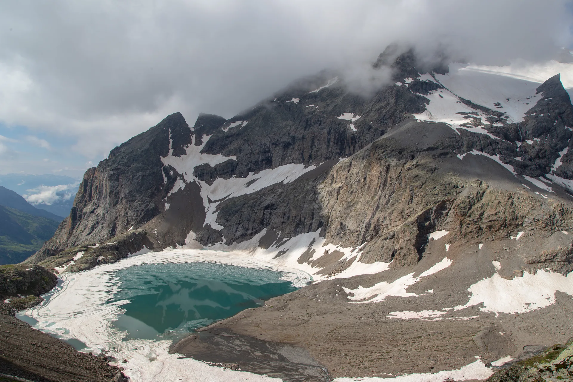 Lac de l'Eychauda à Vallouise-Pelvoux — À 618 m du lac