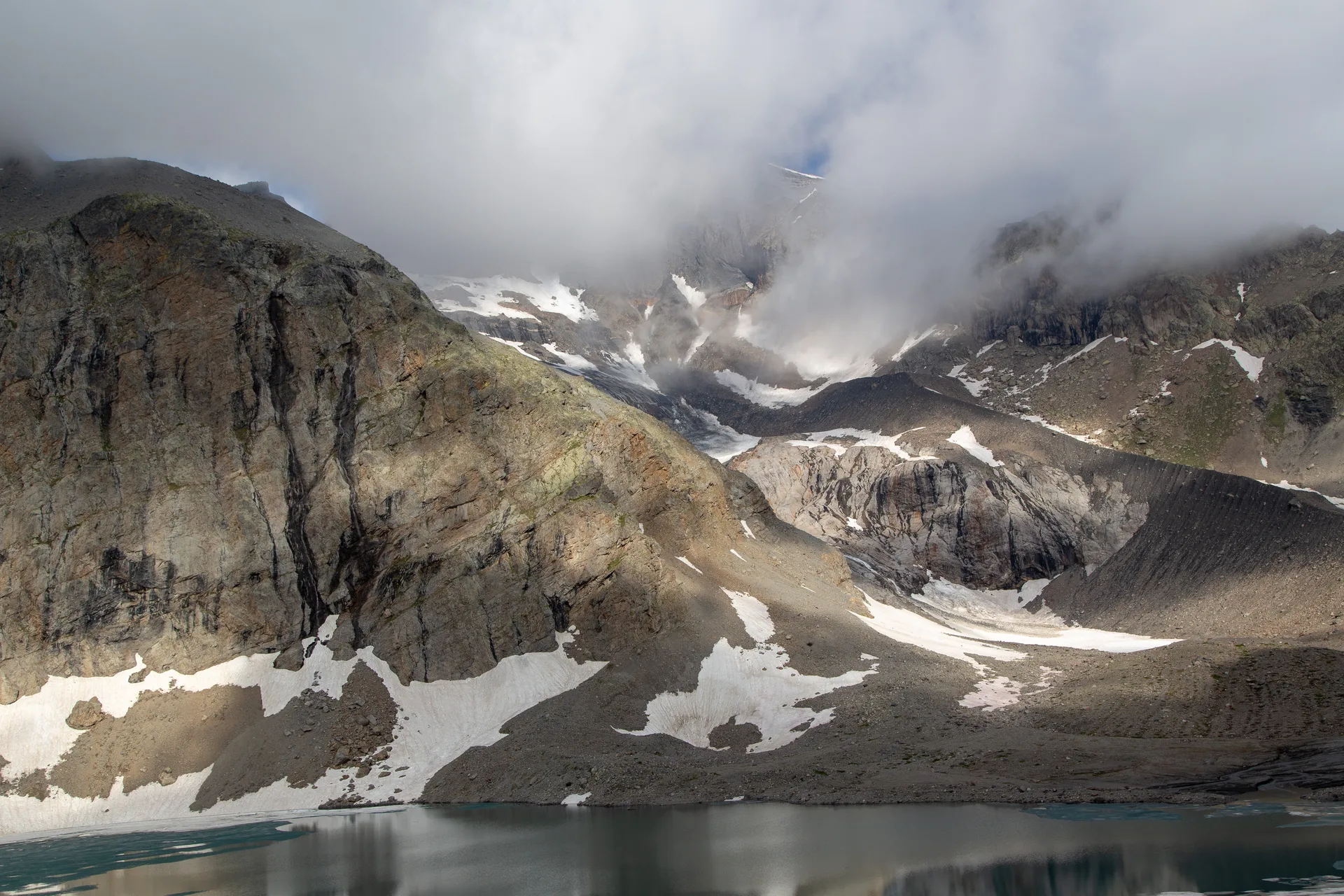 Lac de l'Eychauda à Vallouise-Pelvoux — À 211 m du lac