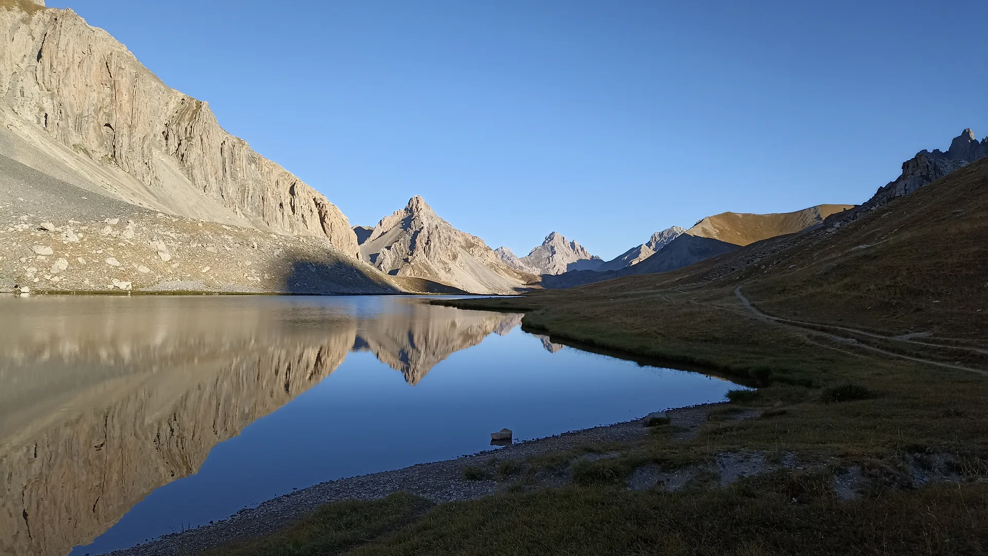 Lac de l Oronaye à Val d'Oronaye — Sur le lac