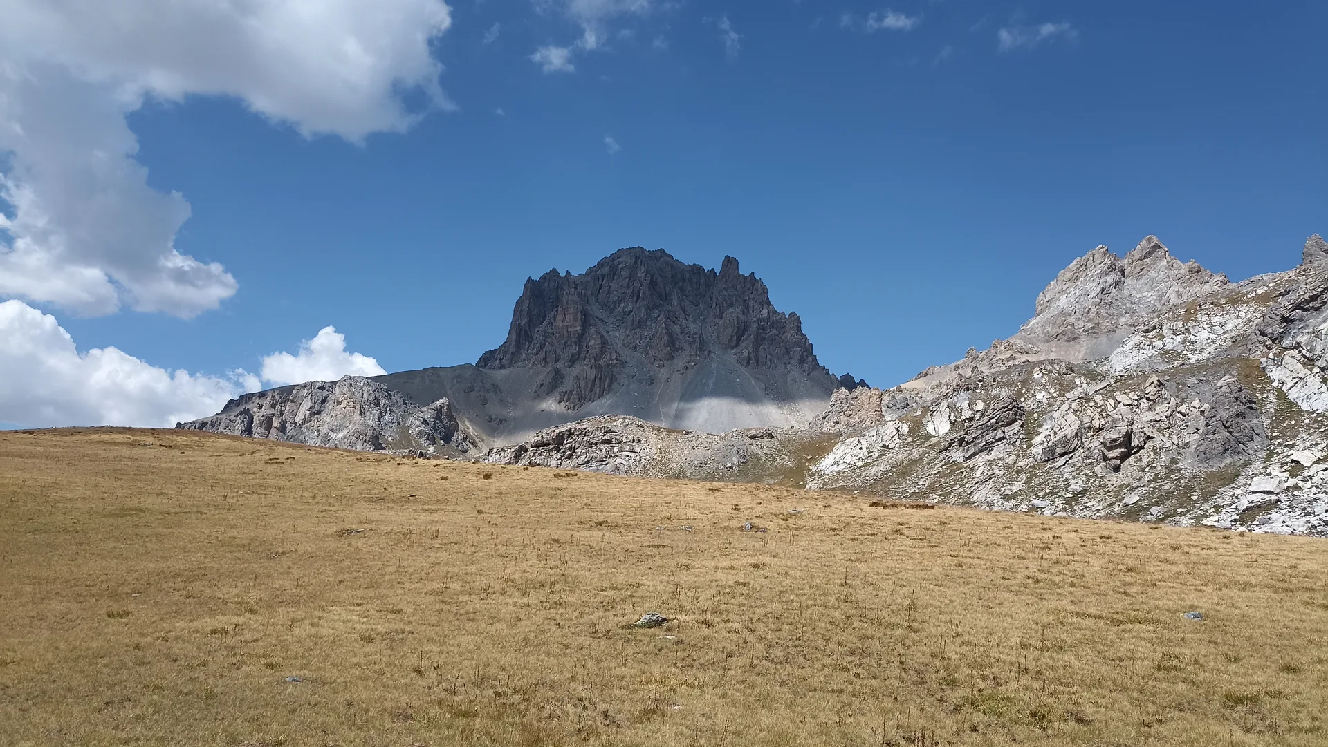 Lac de l Oronaye à Val d'Oronaye — À 824 m du lac
