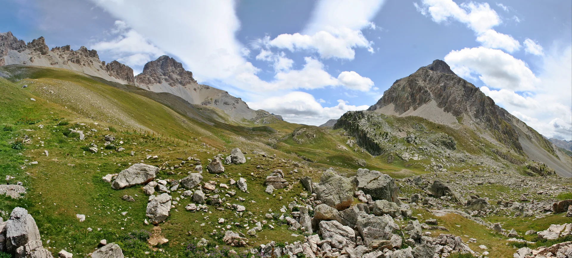 Lac de l Oronaye à Val d'Oronaye — À 1,9 km du lac