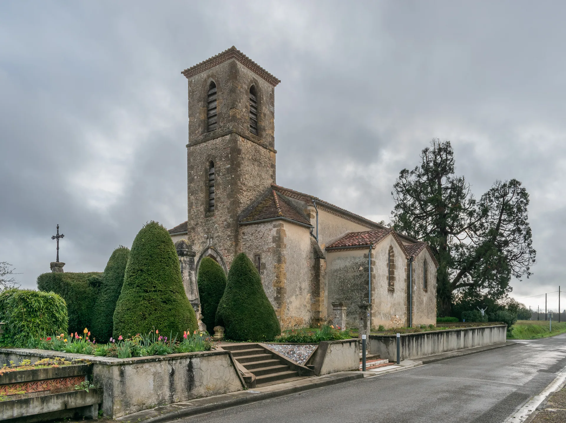 Lac de l Uby à Cazaubon — À 4,9 km du lac