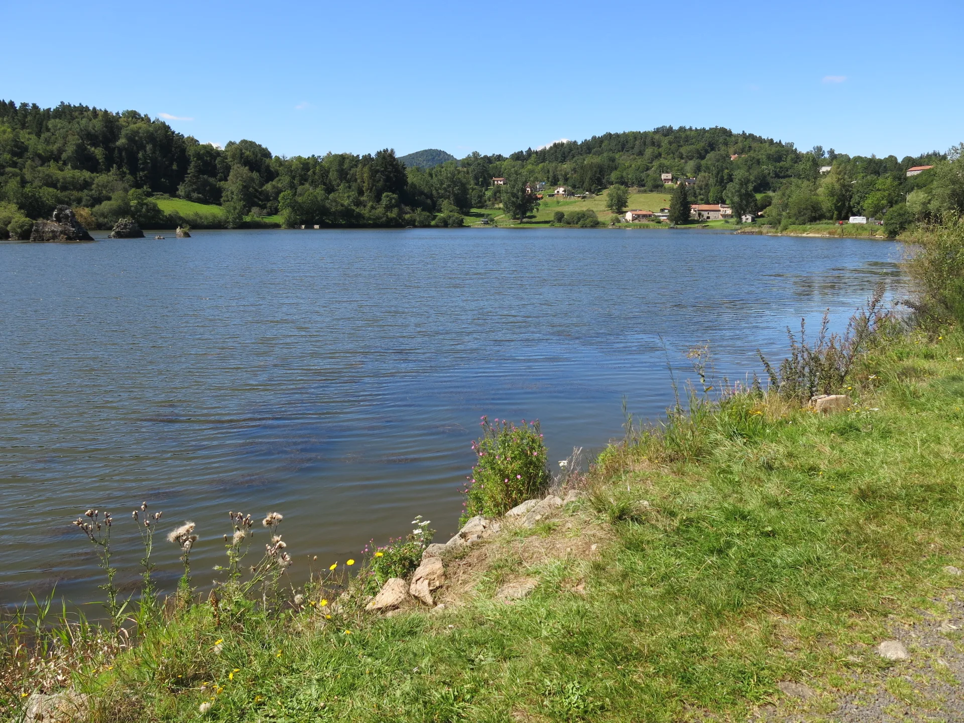 Lac de la Cassière à Aydat — Sur le lac