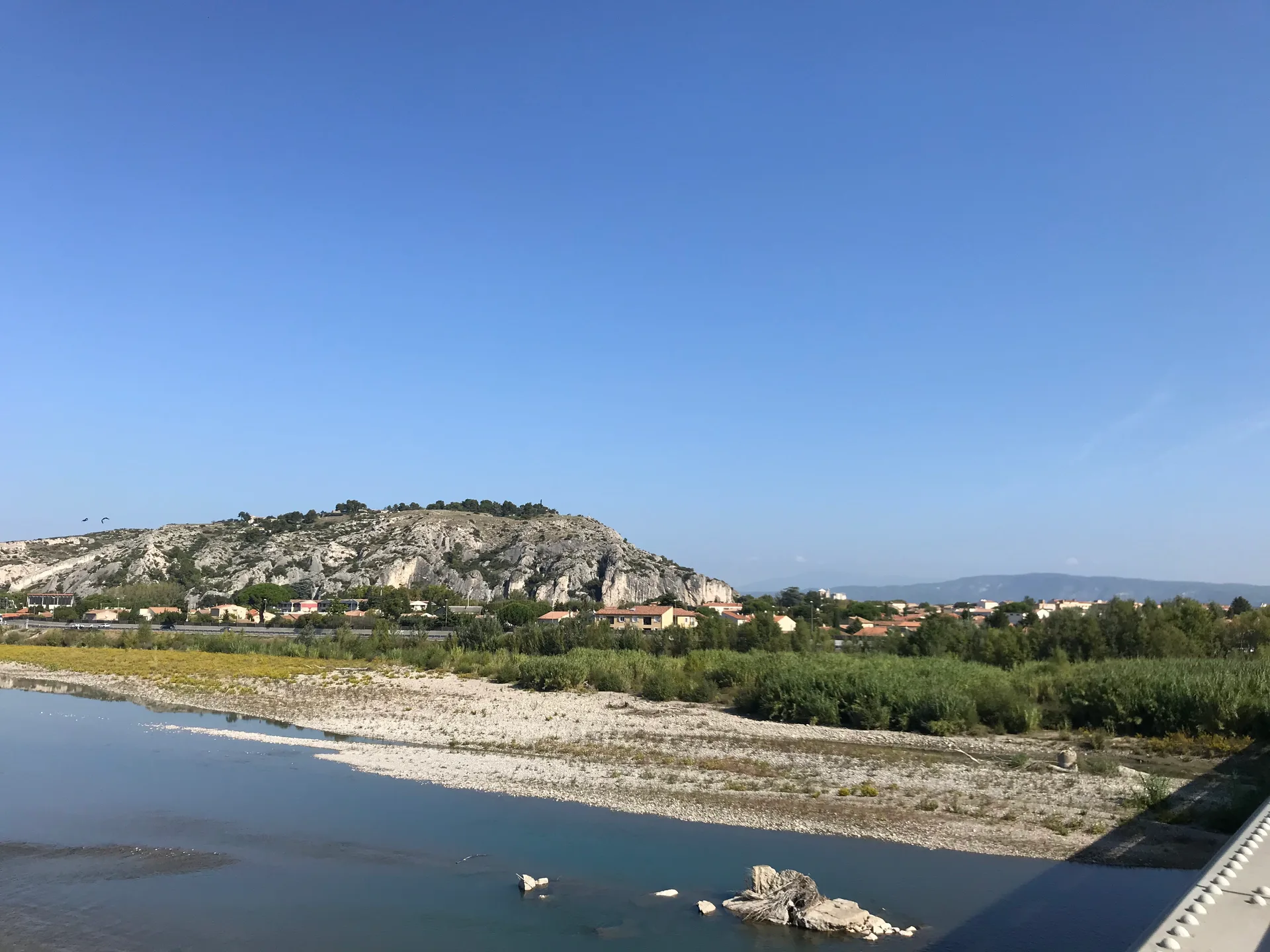 Lac de la Durance à Orgon à Plan-d'Orgon — À 1,9 km du lac